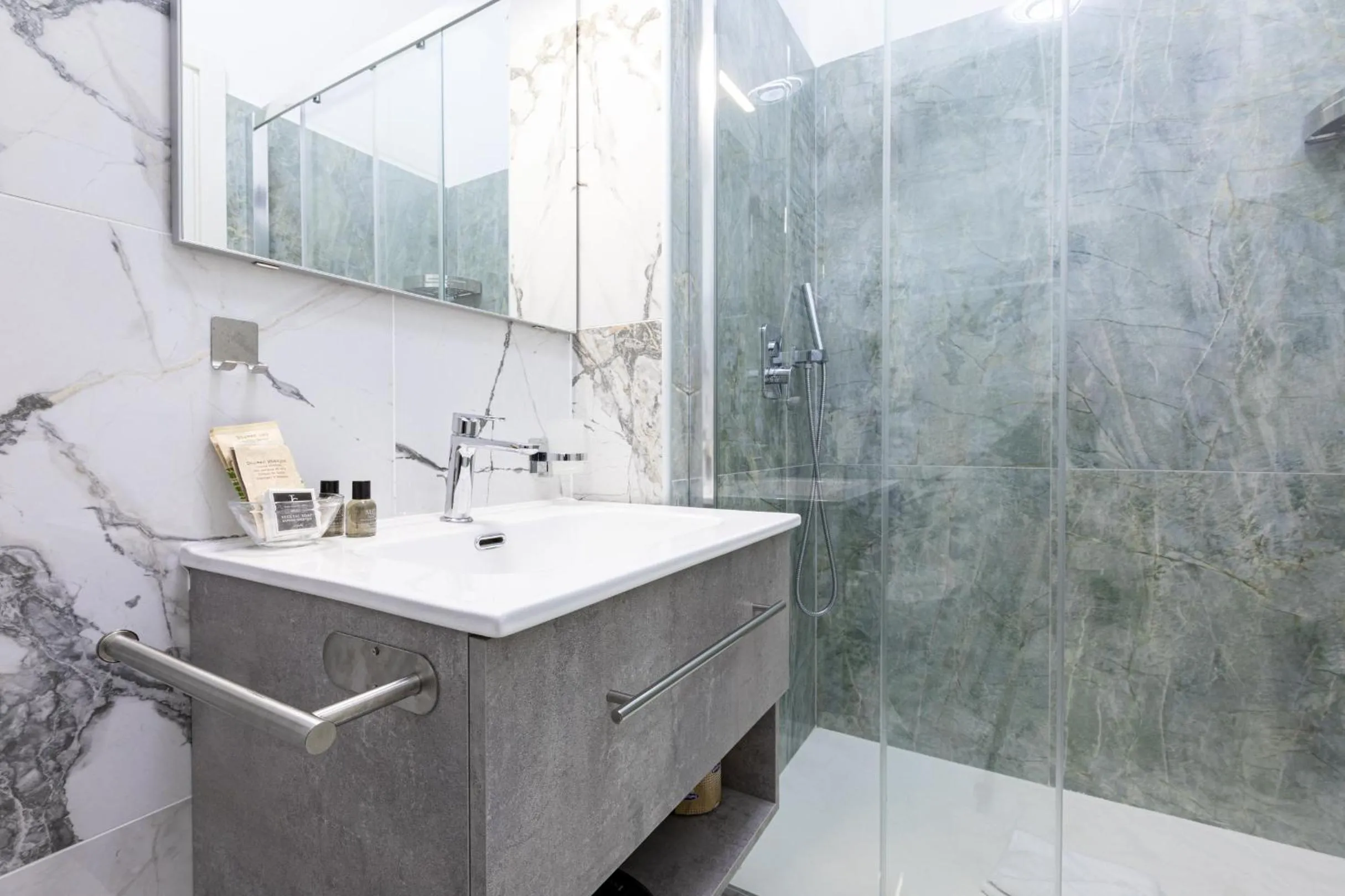 Shower in Il Monastero Collection