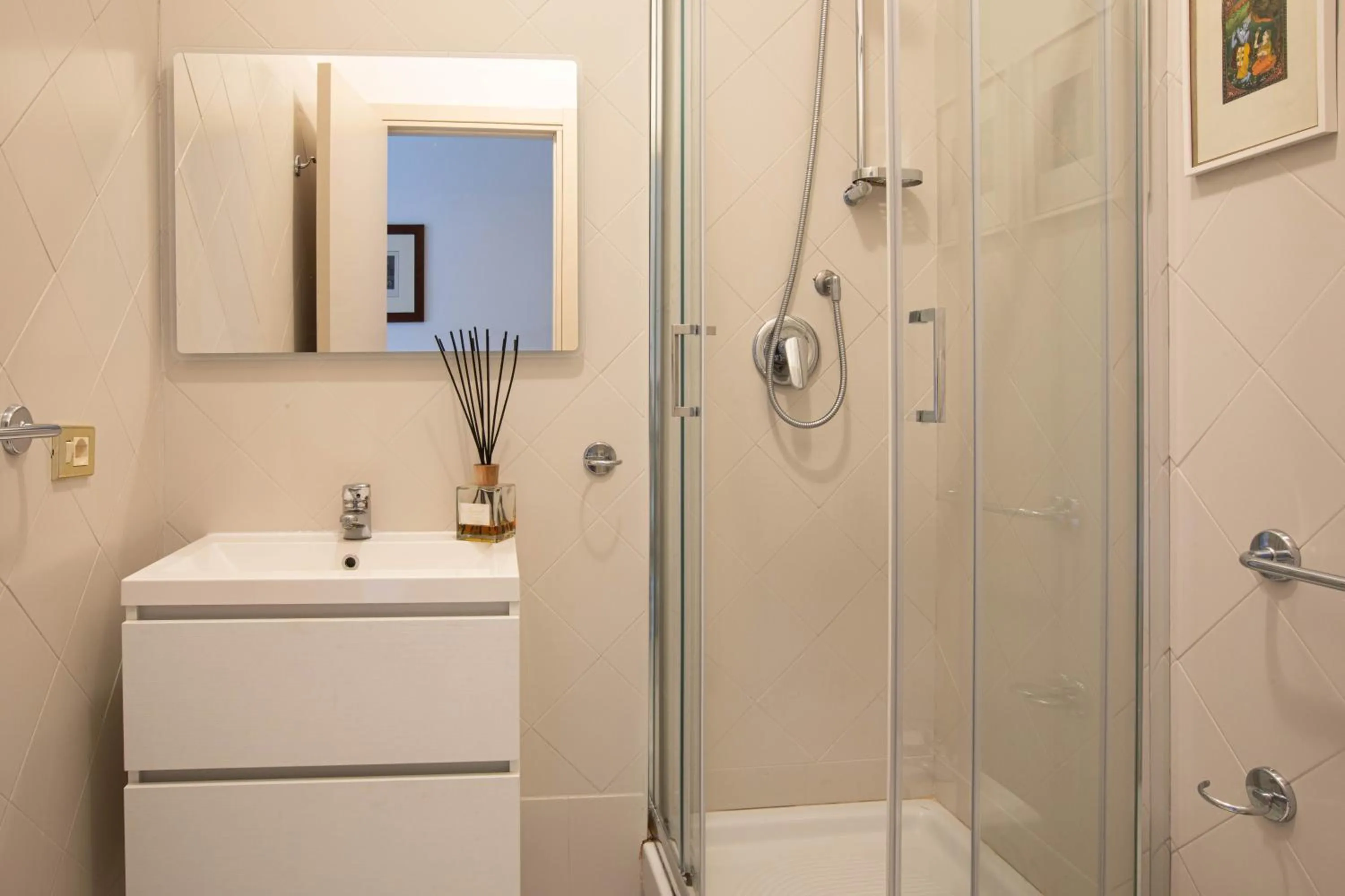 Shower in Il Monastero Collection