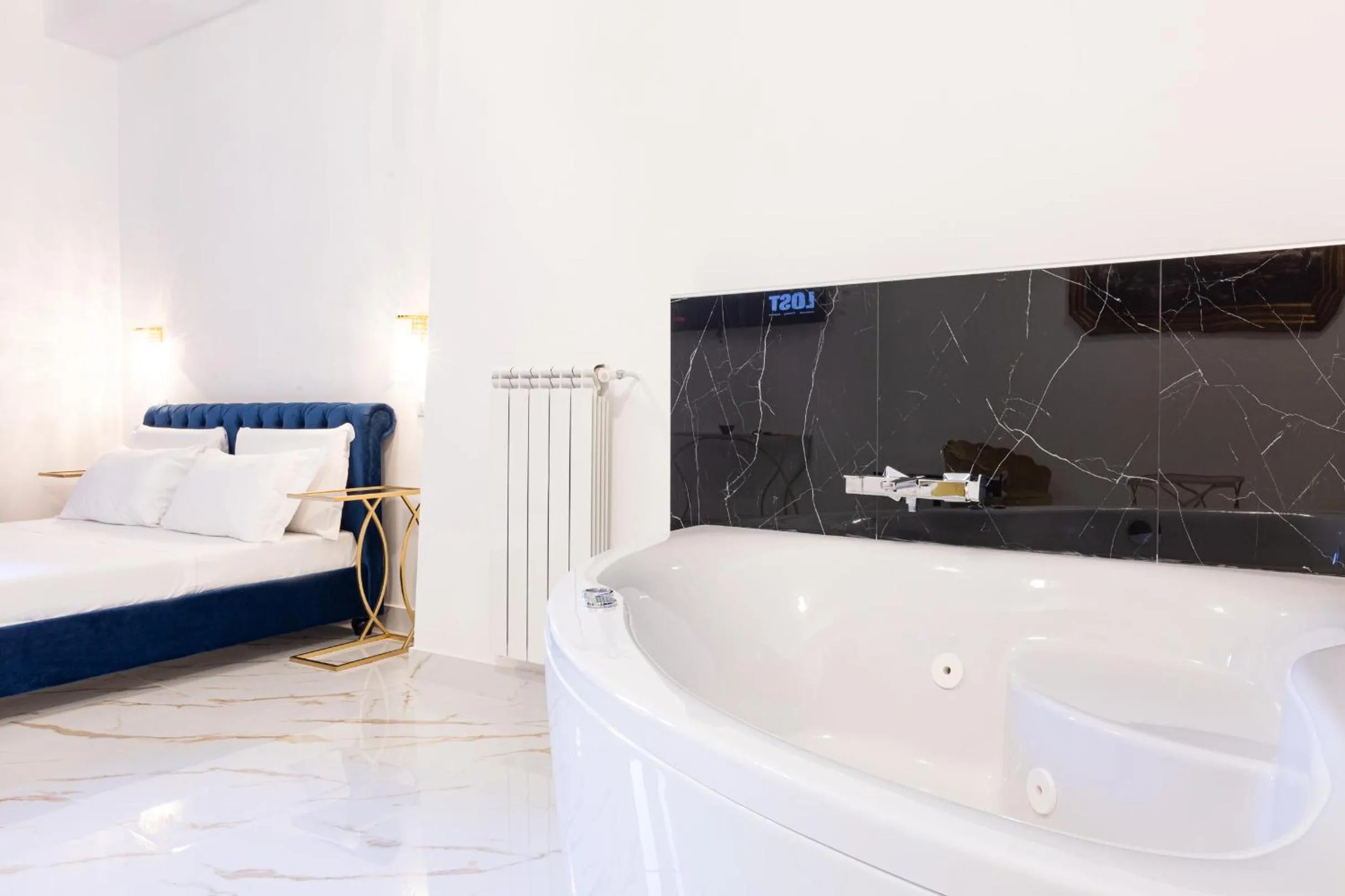 Bed in Il Monastero Collection