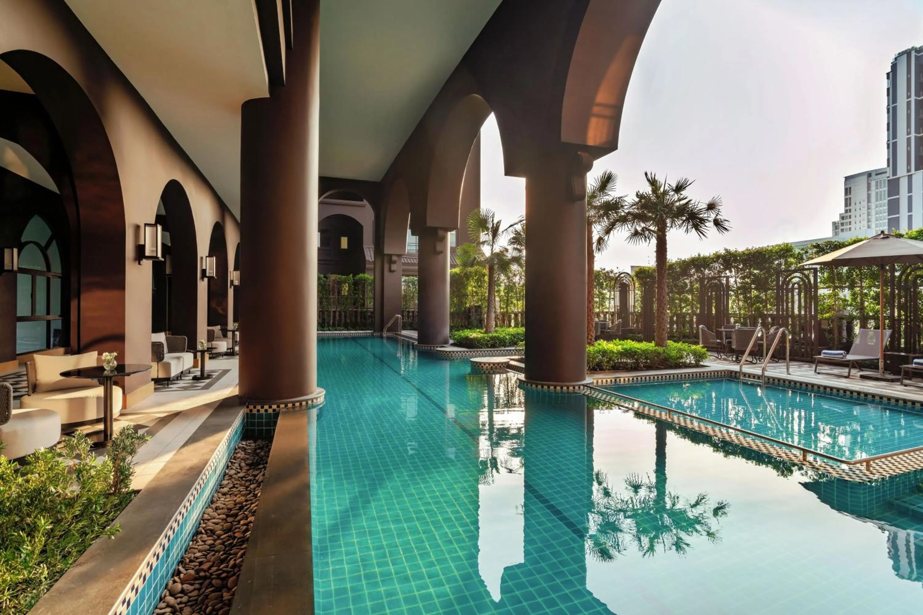 Swimming pool in Marriott Executive Apartments Bangkok, Sukhumvit 101