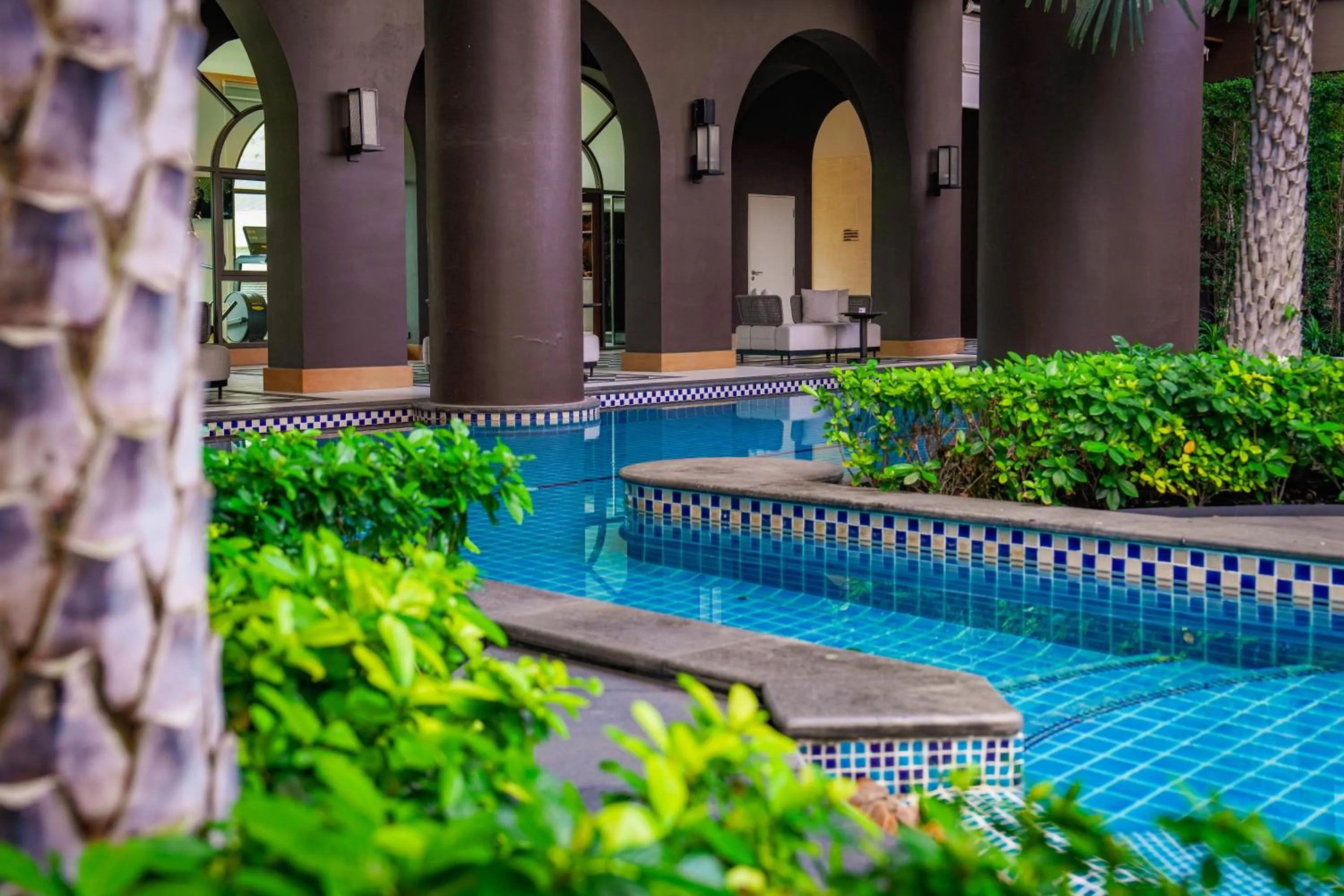 Swimming pool in Marriott Executive Apartments Bangkok, Sukhumvit 101