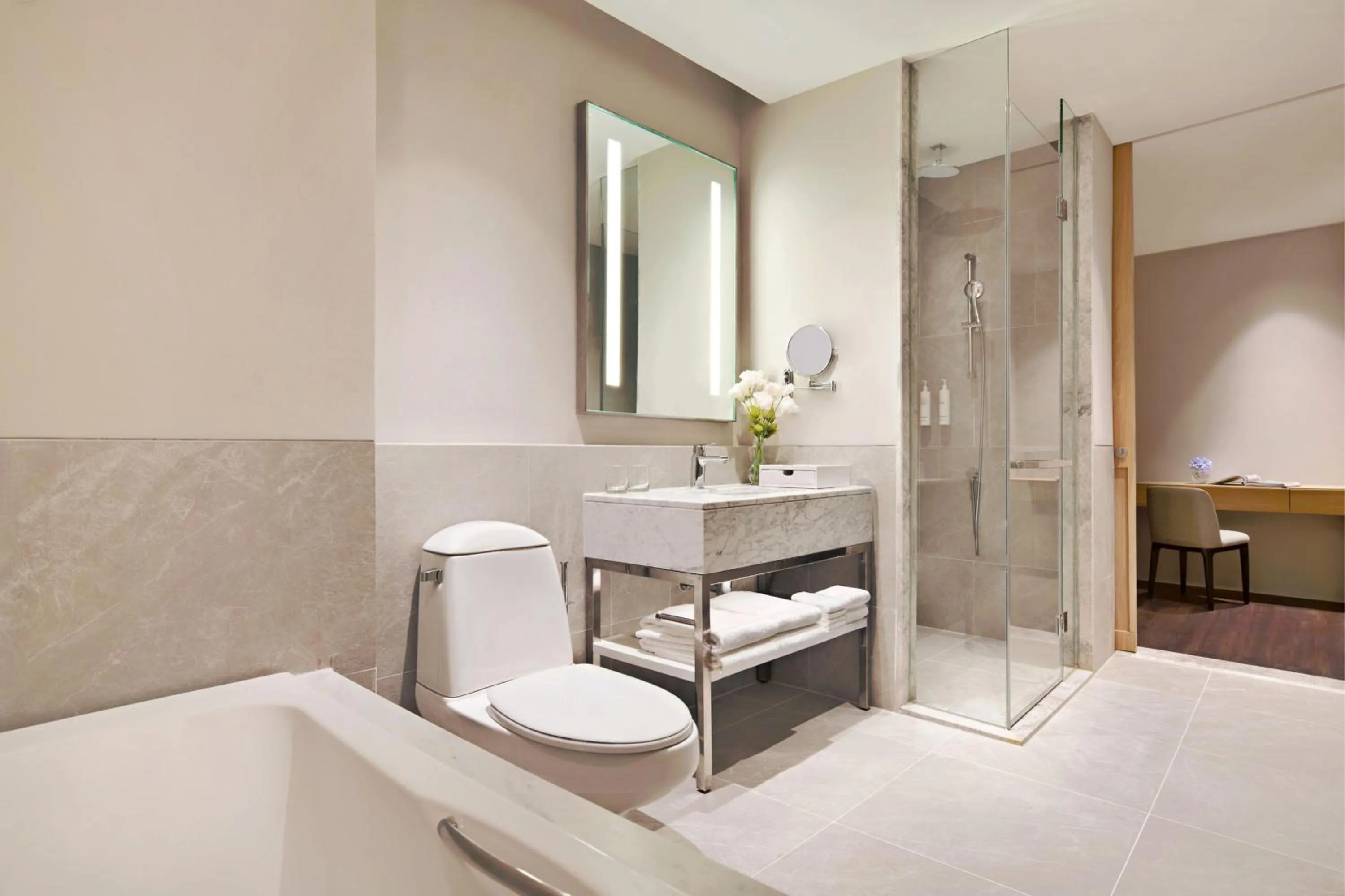 Bathroom, Bed in Marriott Executive Apartments Bangkok, Sukhumvit 101