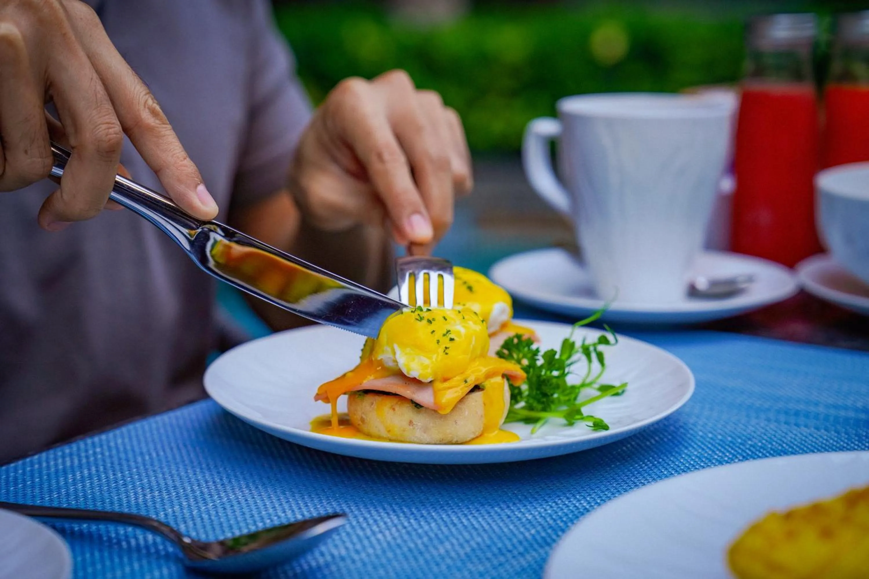 Dining area in Marriott Executive Apartments Bangkok, Sukhumvit 101
