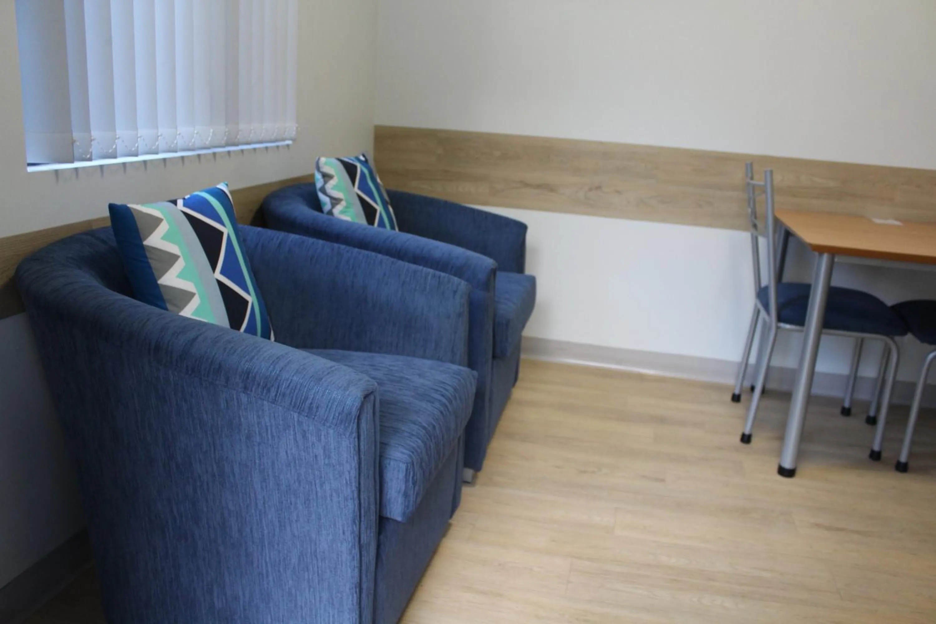 Seating area in Mandurah Ocean Marina Chalets