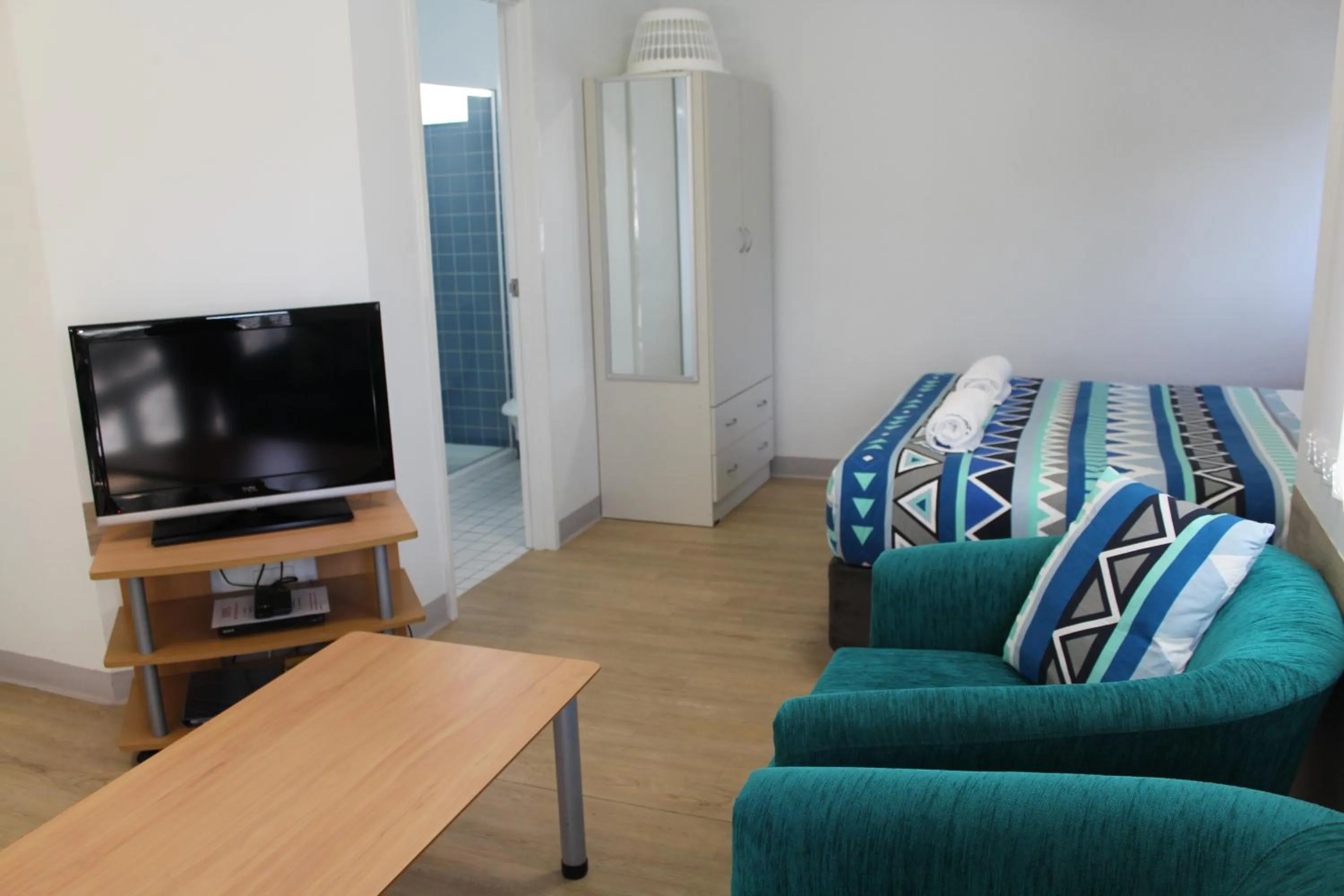 Photo of the whole room in Mandurah Ocean Marina Chalets