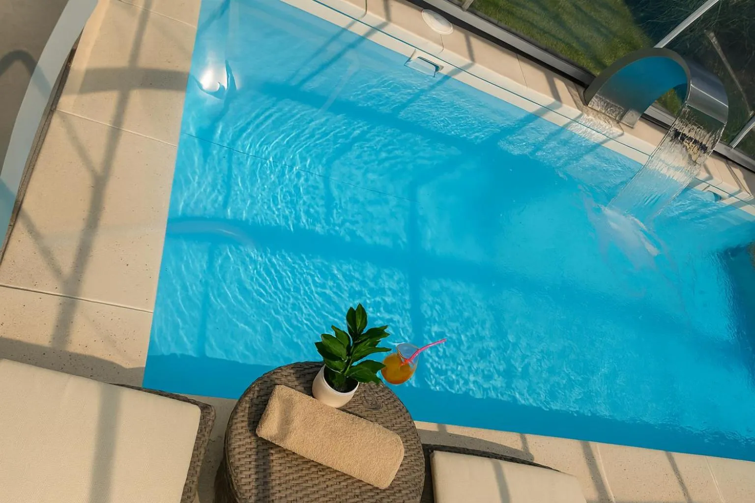 Swimming pool in Amfora Panzió