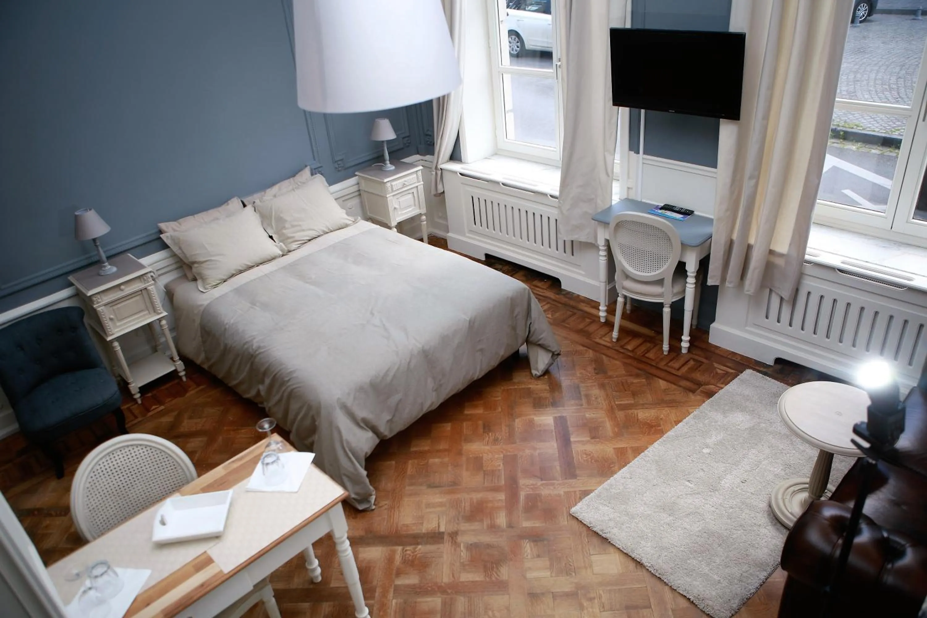 Photo of the whole room, Bed in Hotel Saint Georges