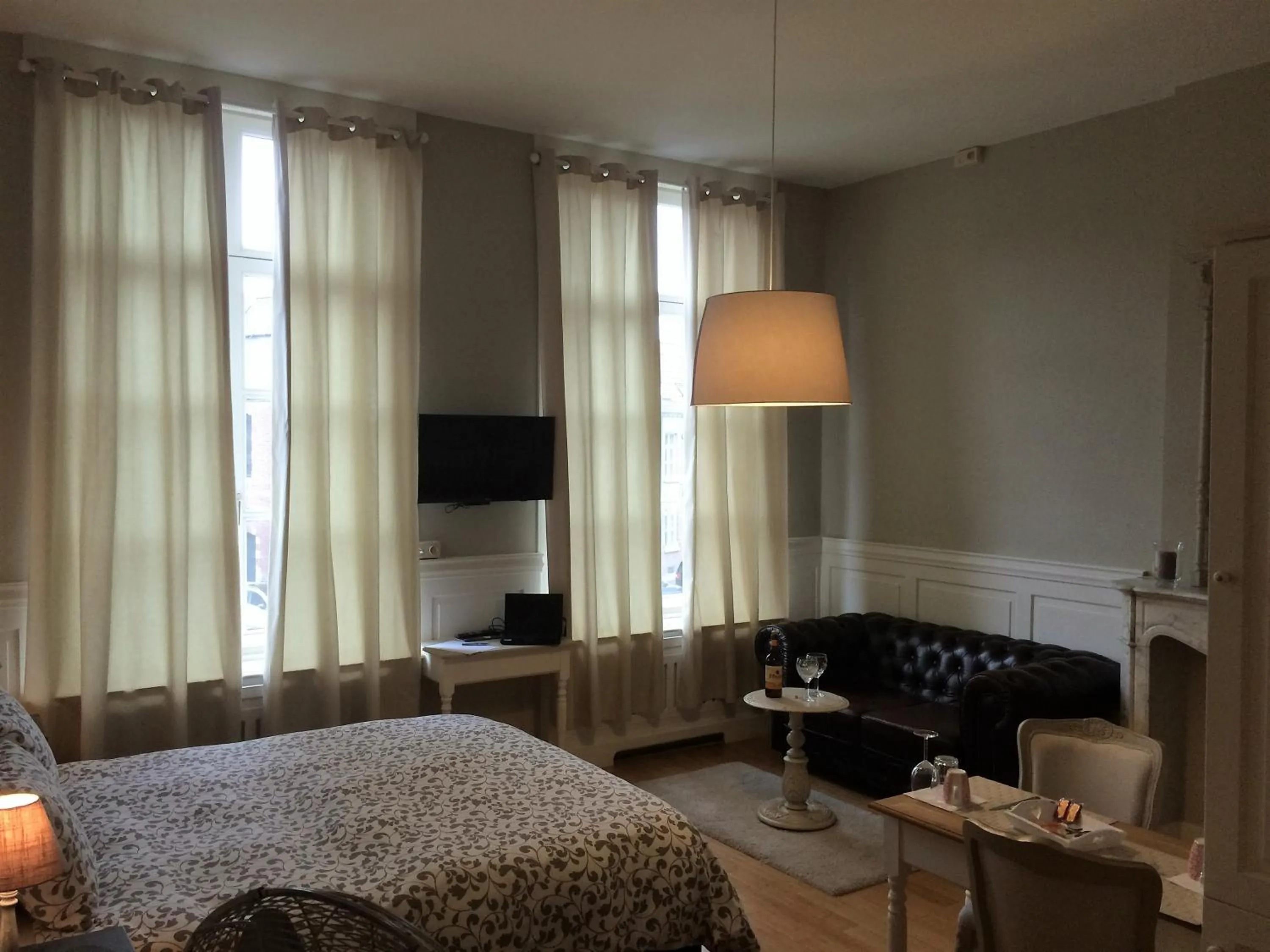 Photo of the whole room, Bed in Hotel Saint Georges