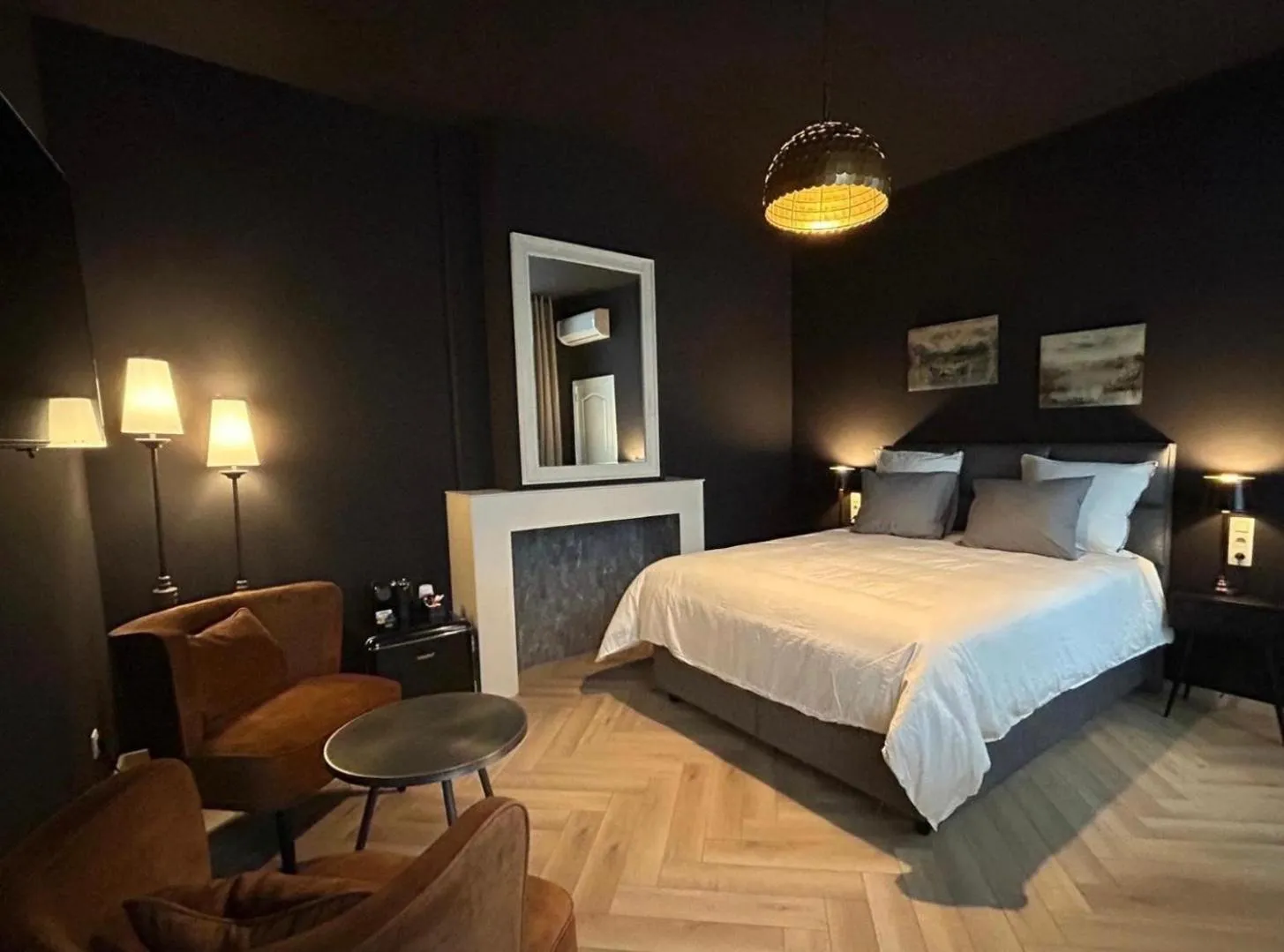 Bed in Hotel Saint Georges