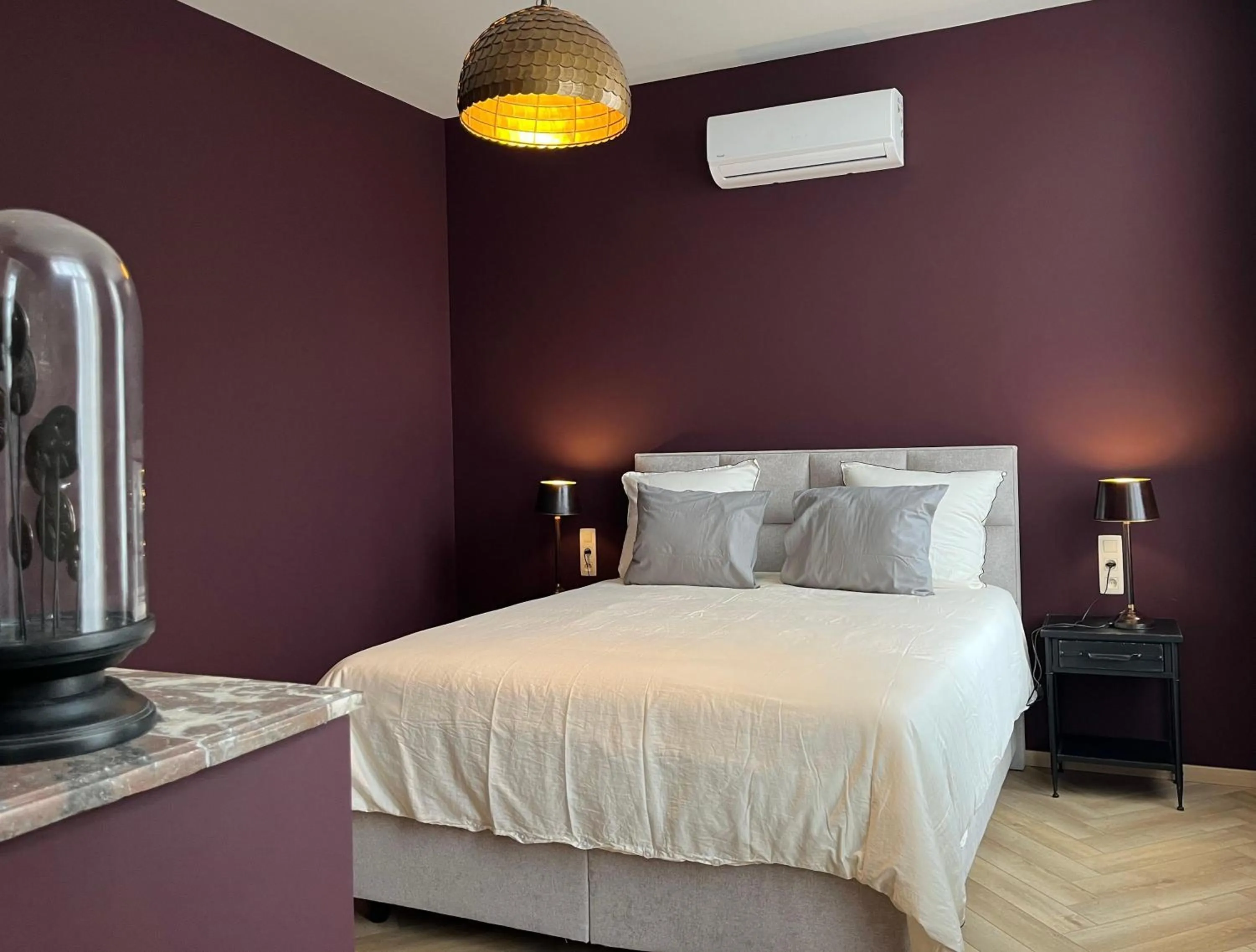 Bed in Hotel Saint Georges