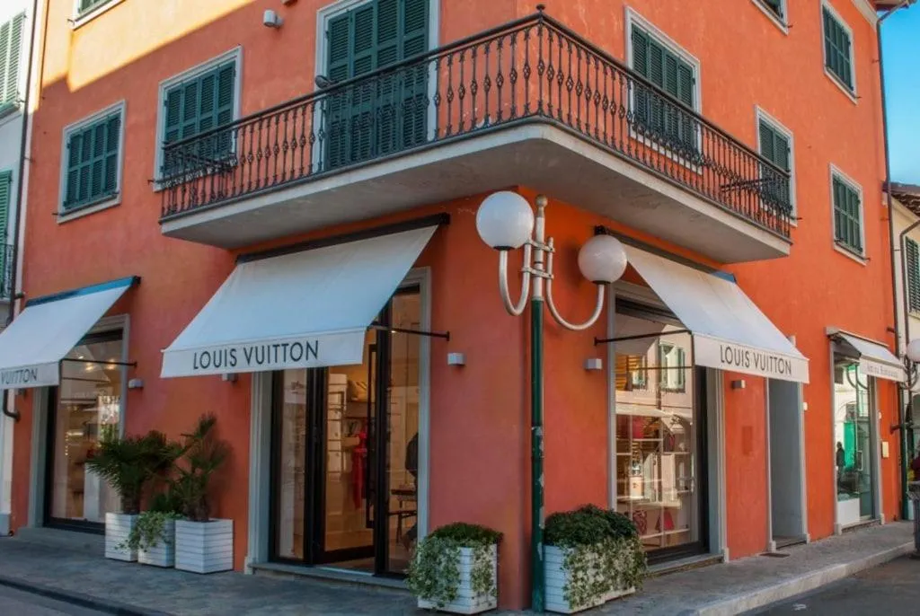 Nearby landmark in Hotel Crystal