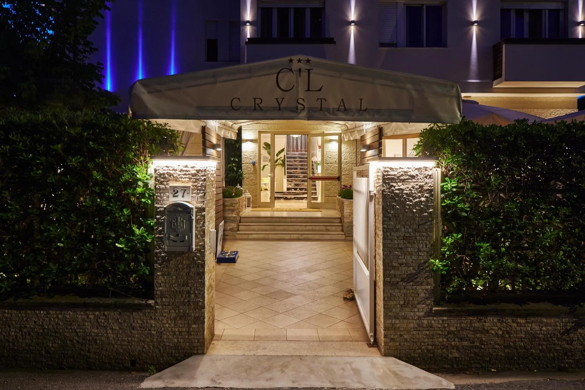 Facade/entrance in Hotel Crystal