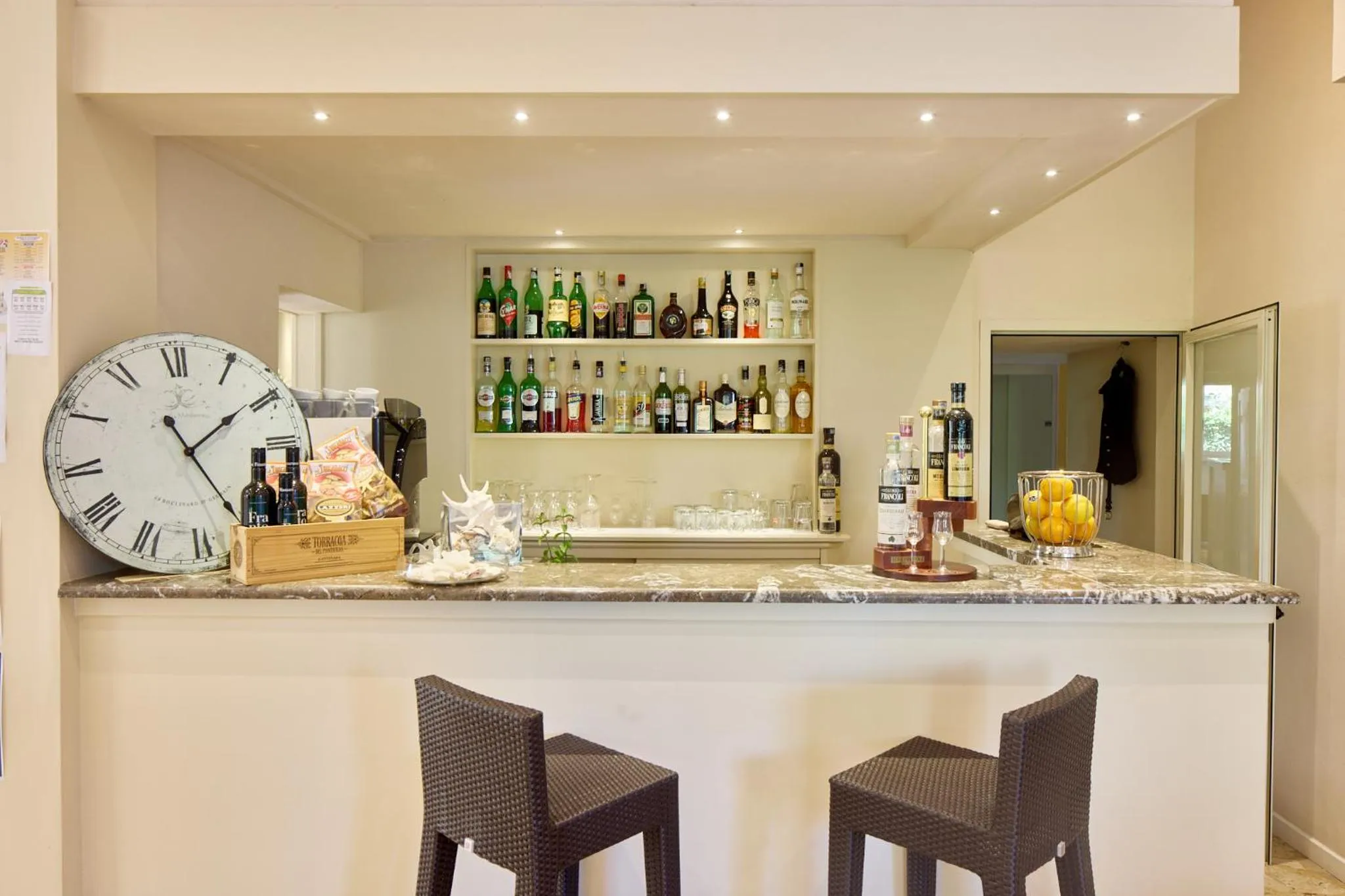 Lounge or bar in Hotel Crystal