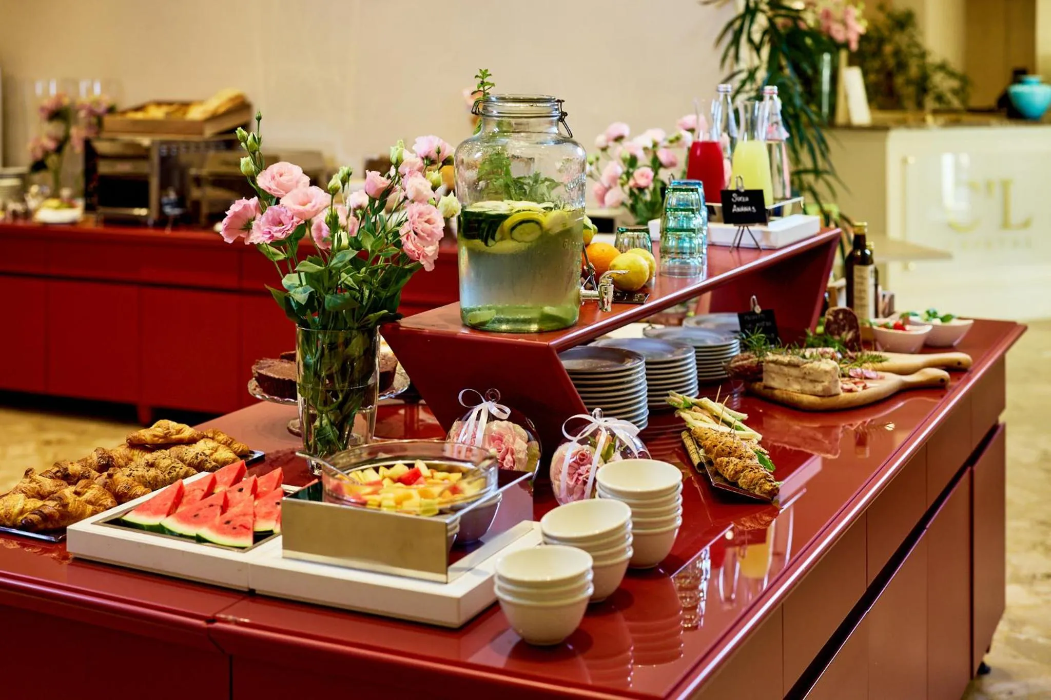 Buffet breakfast in Hotel Crystal