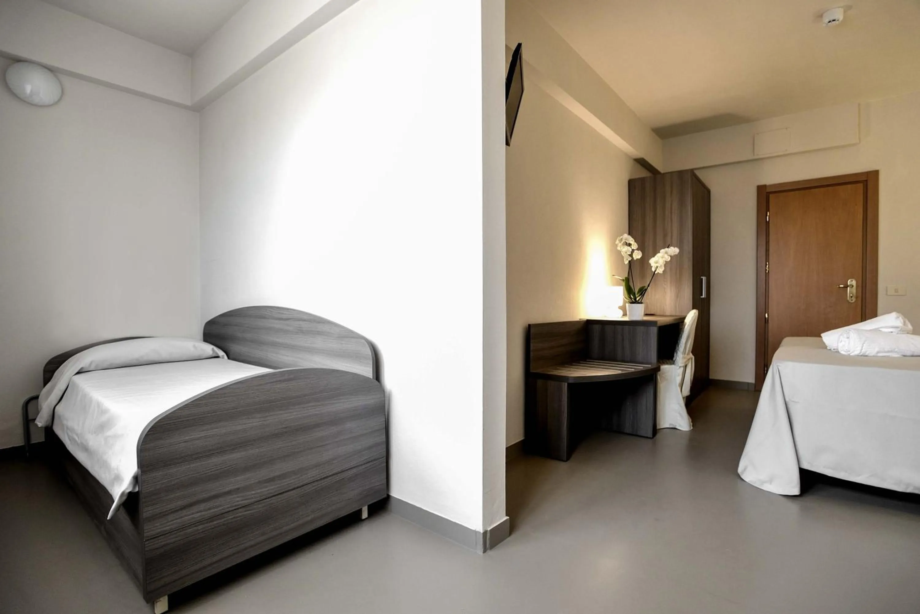 Photo of the whole room, Bed in Hotel Crystal