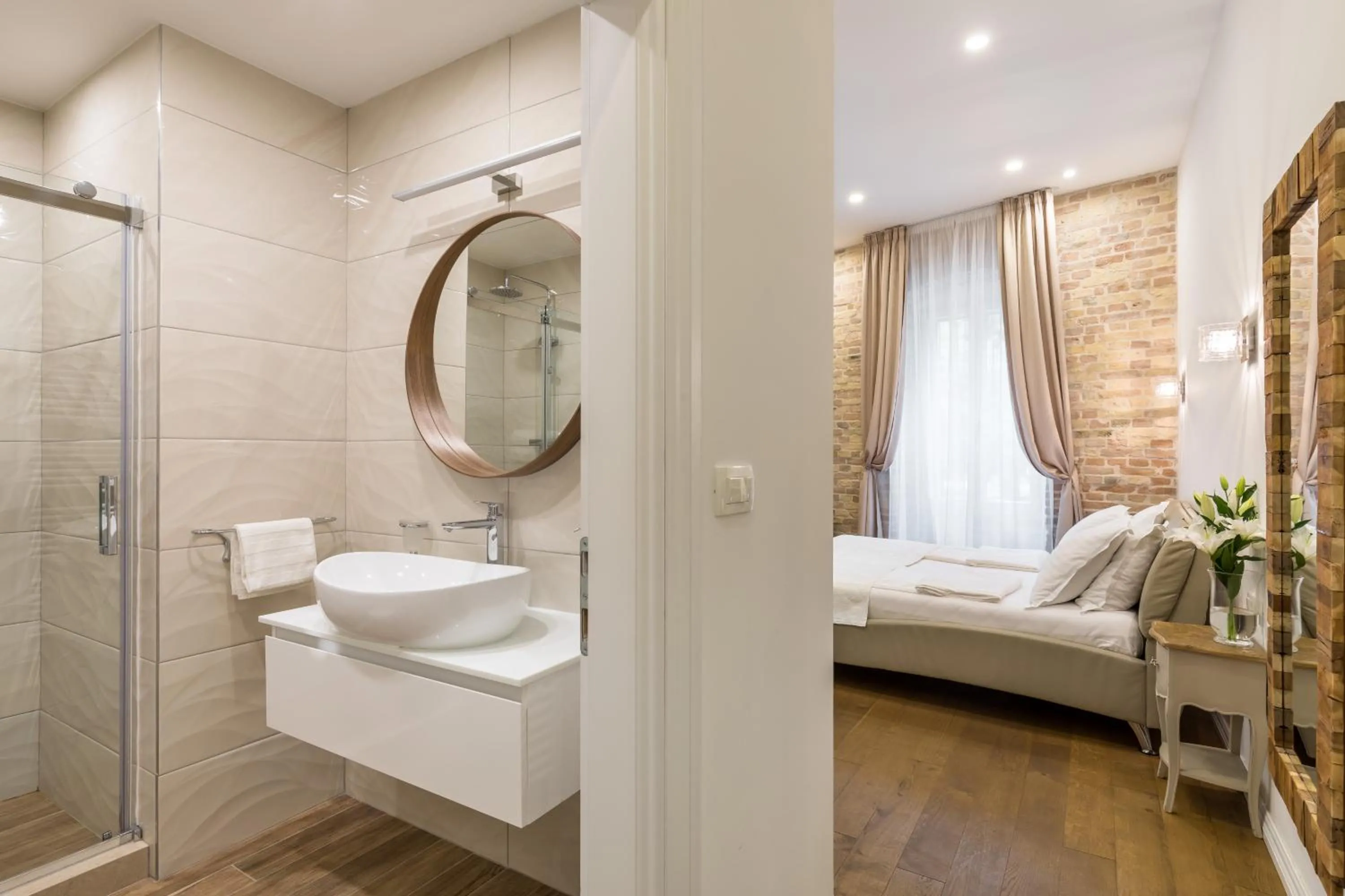 Bathroom, Bed in Pellegrini Luxury Rooms