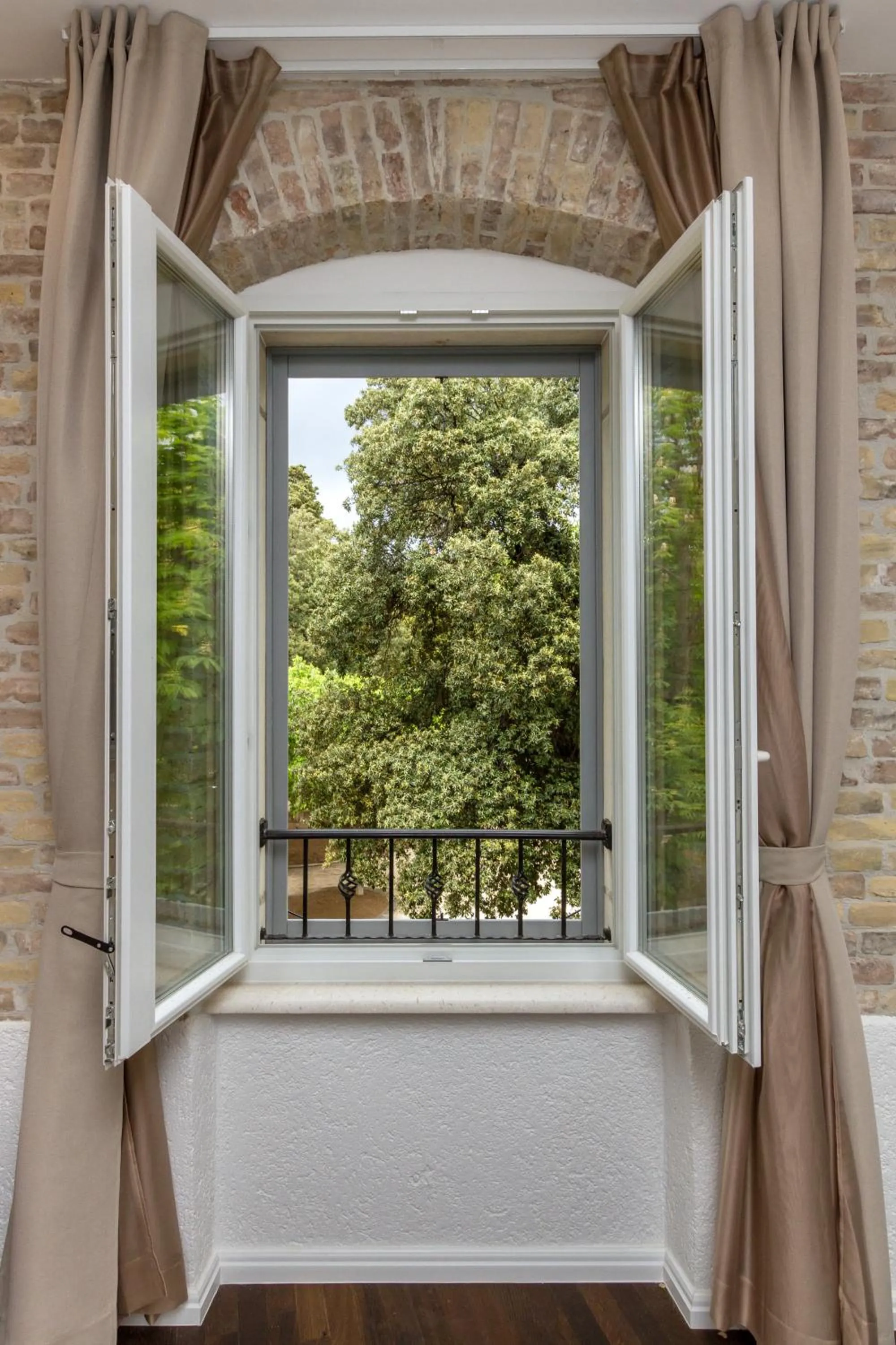 Garden view in Pellegrini Luxury Rooms