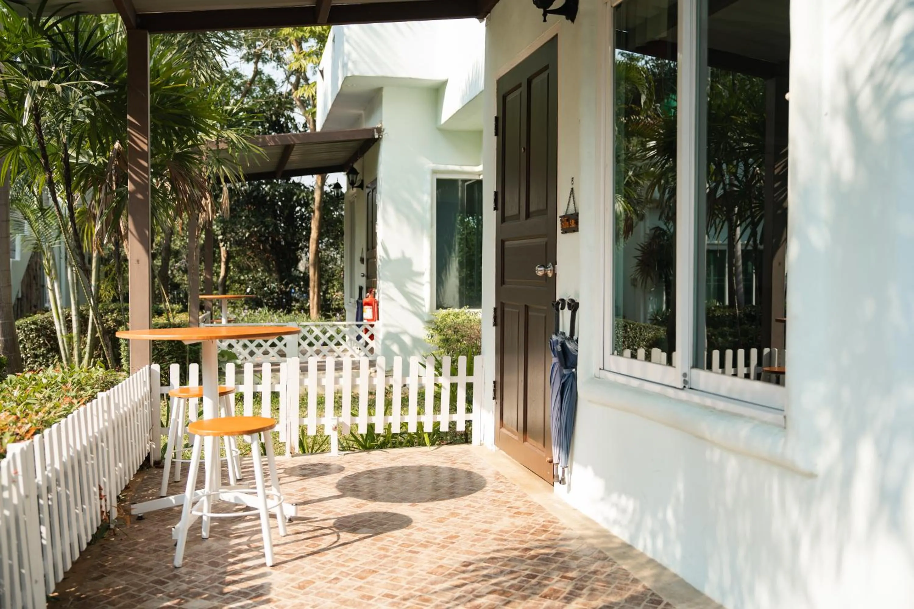 Villa Reina Resort