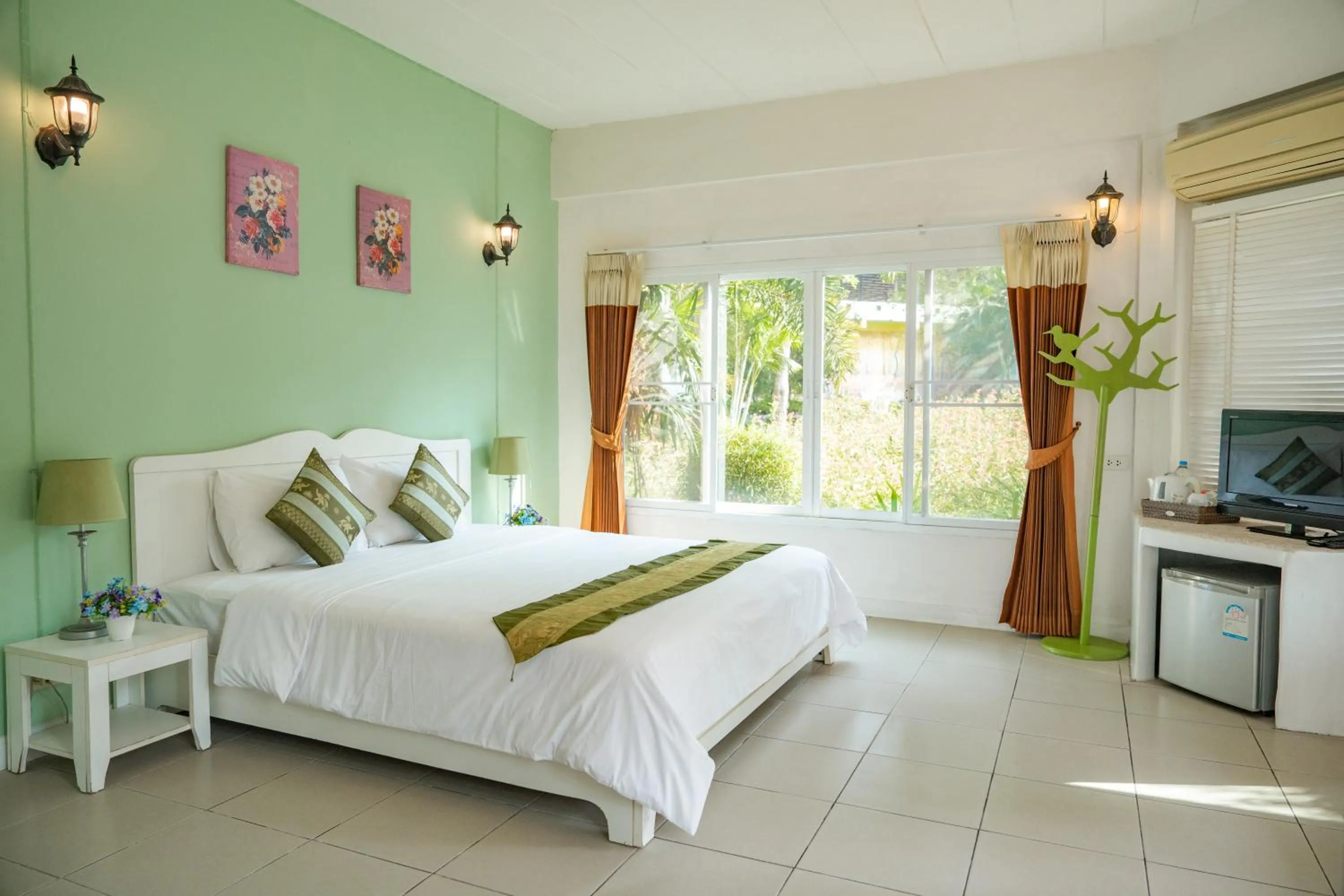 Villa Reina Resort