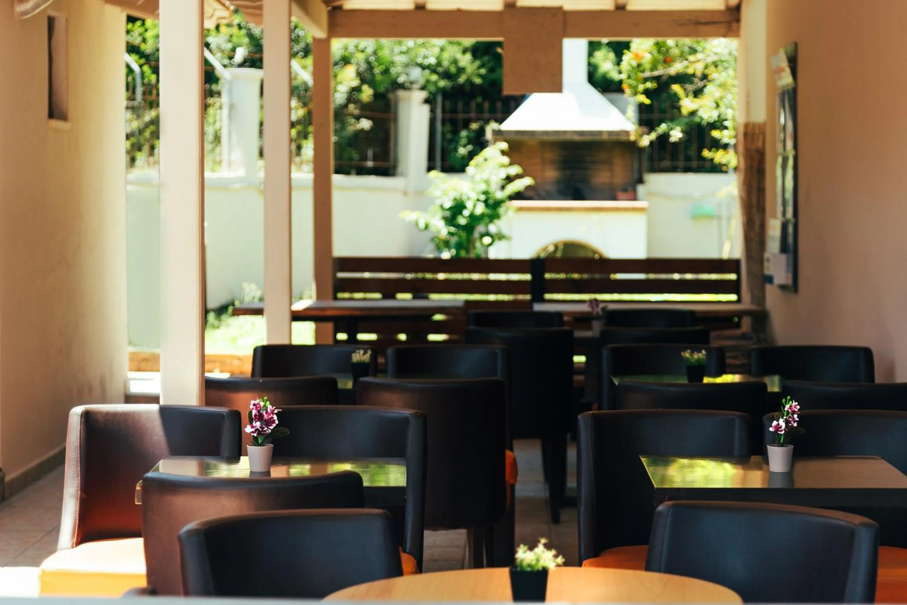 Restaurant/places to eat in Kalypso studio Resorts