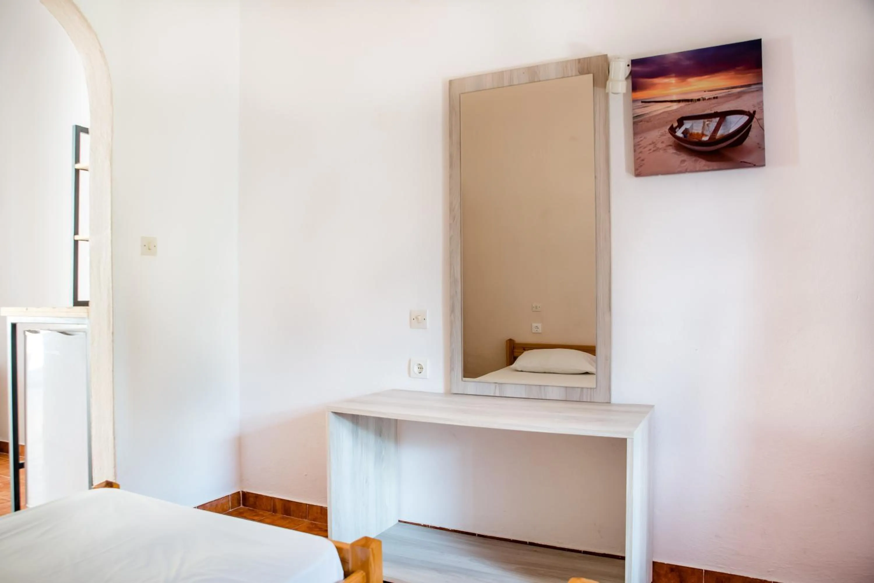 Photo of the whole room, Bed in Kalypso studio Resorts