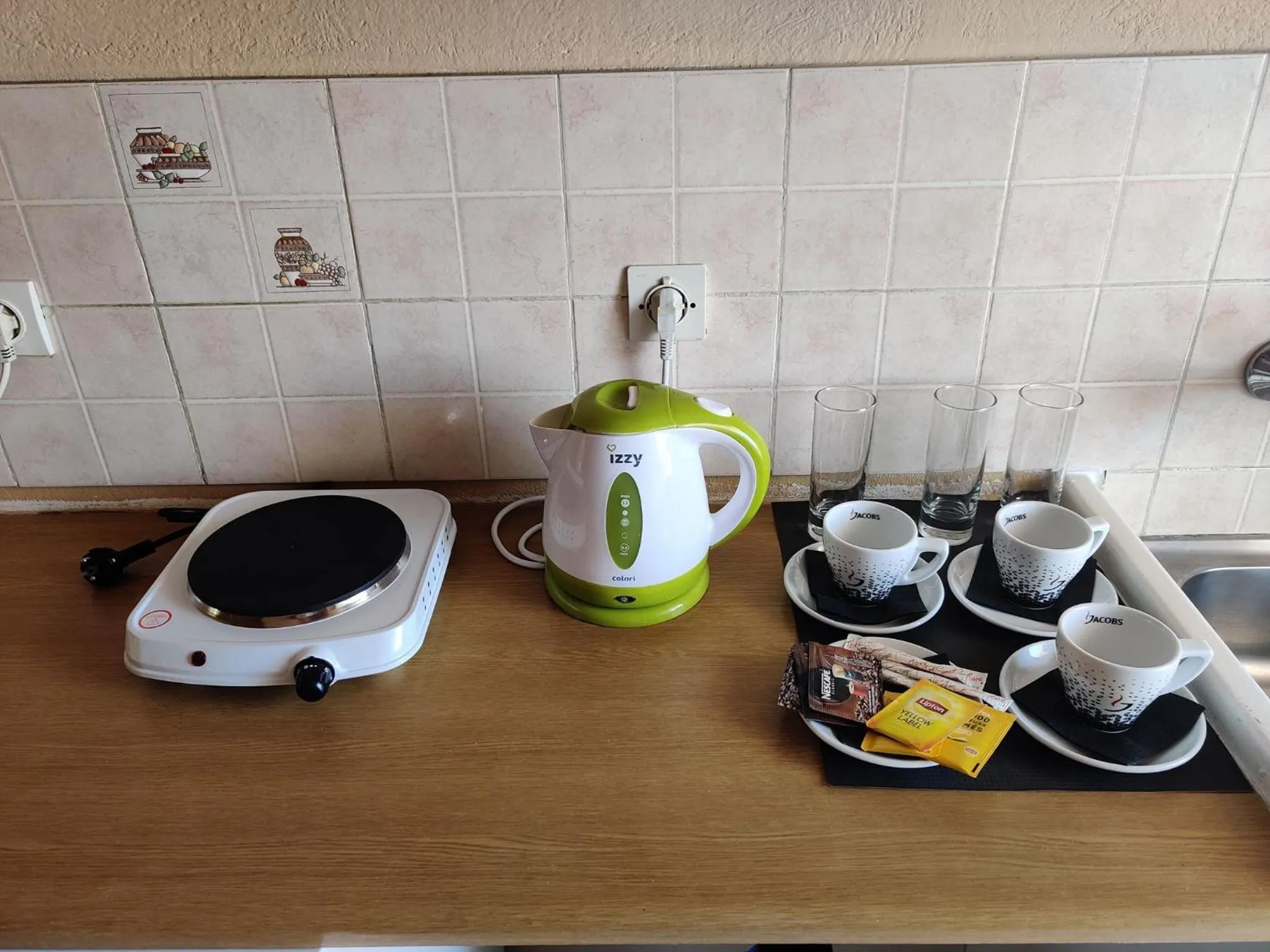 Coffee/tea facilities in Kalypso studio Resorts