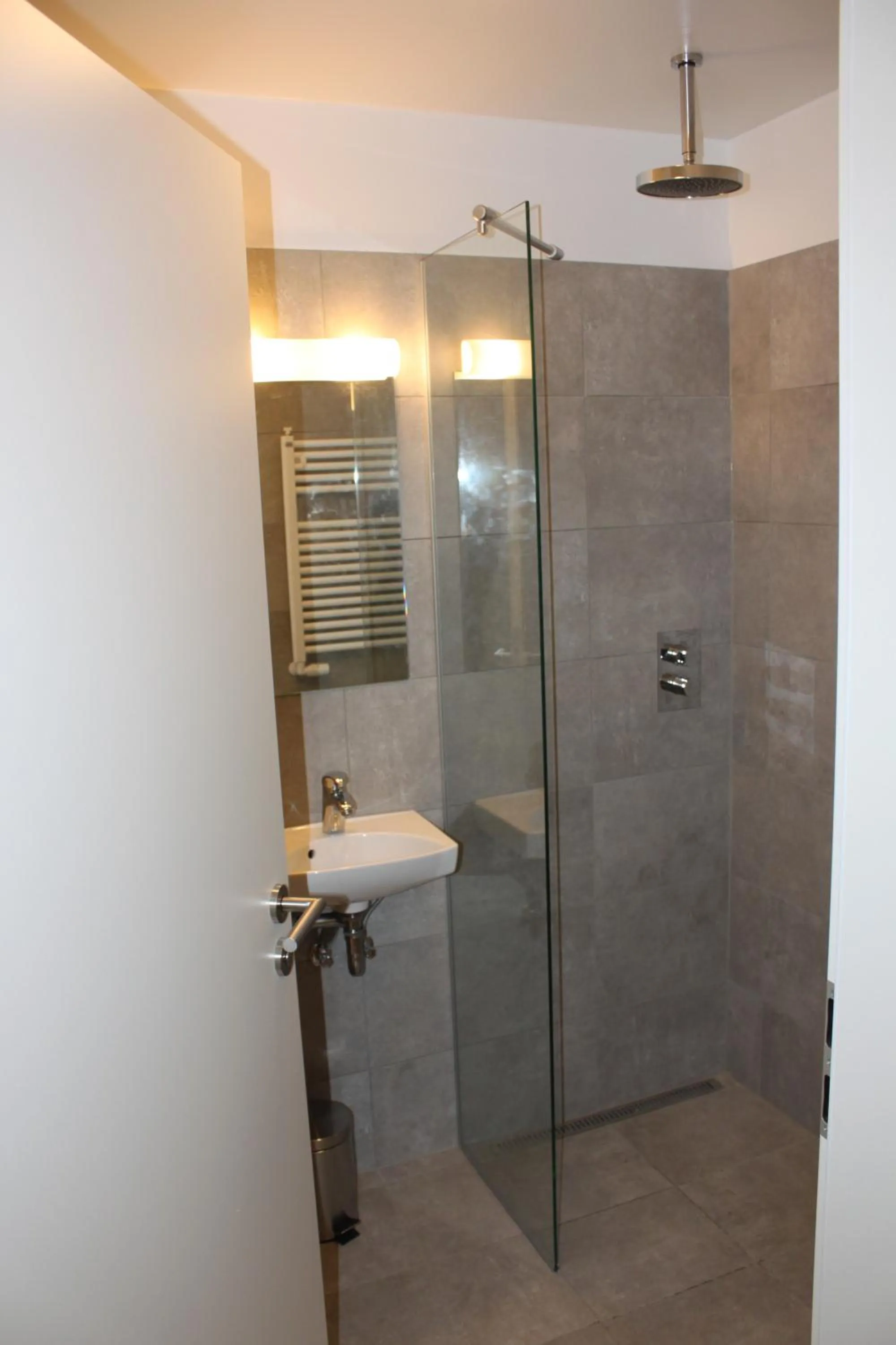 Bathroom in Brekkugerdi Guesthouse