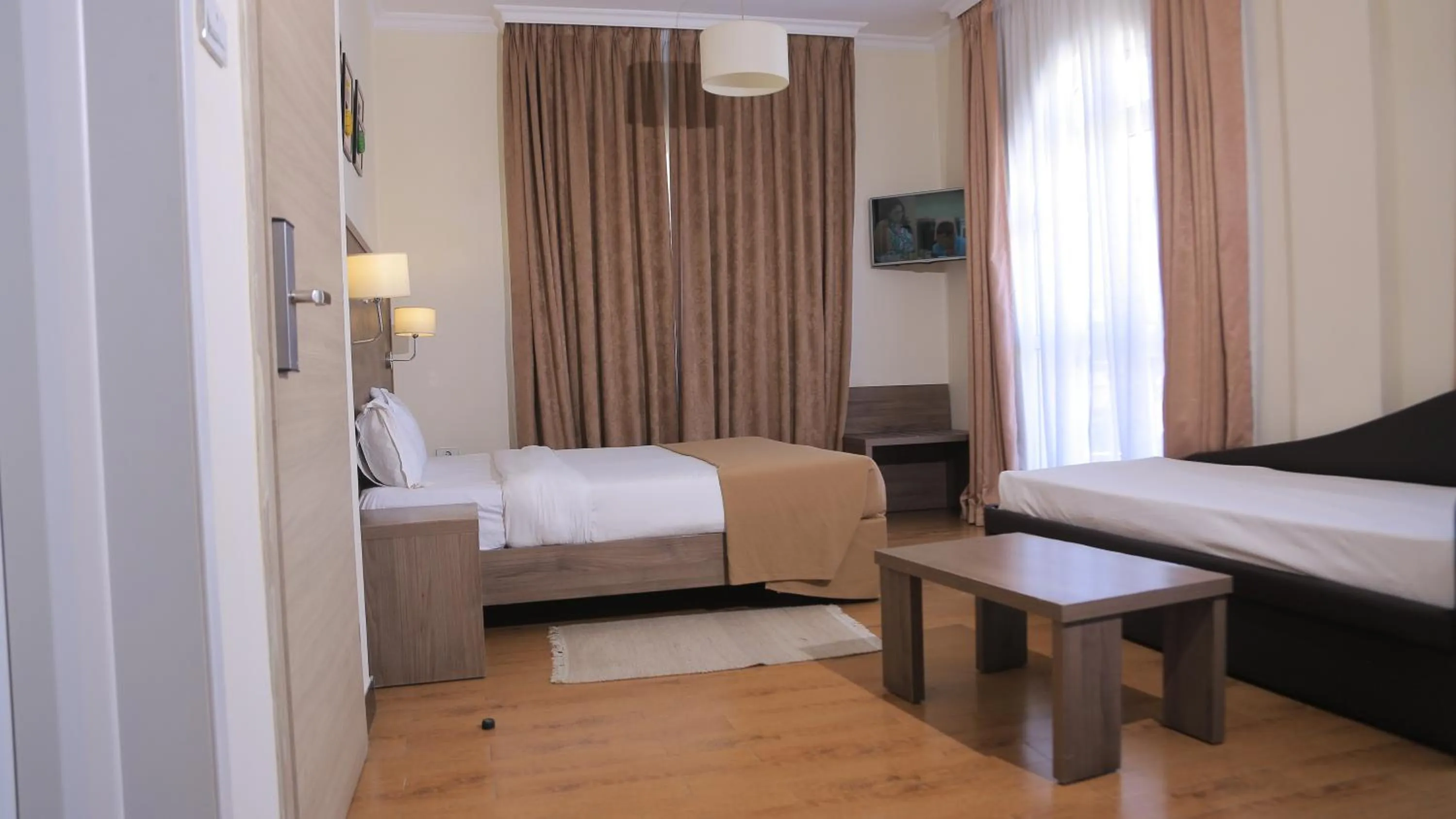 Photo of the whole room, Bed in Venetian Hotel