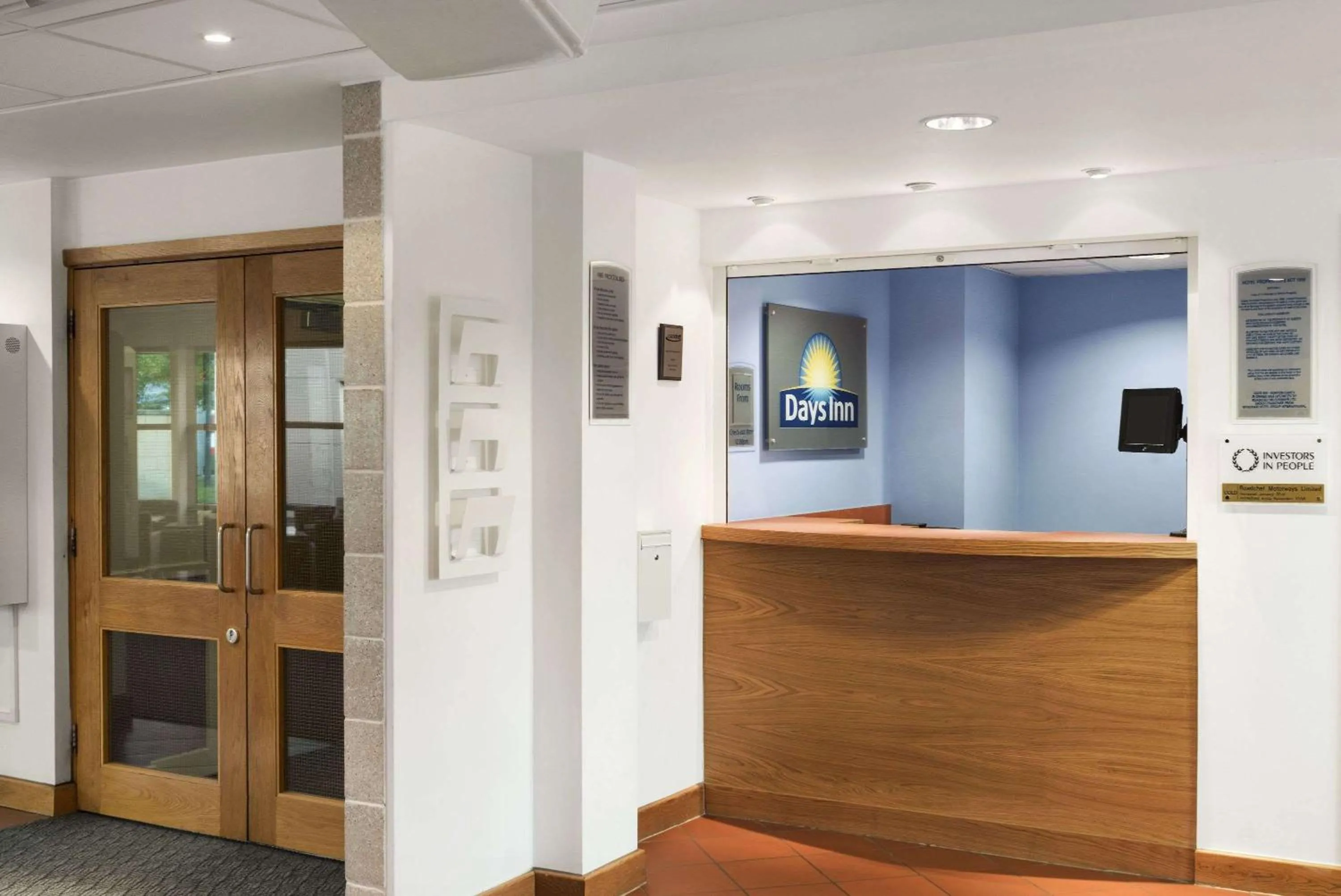 Lobby or reception in Days Inn Cannock - Norton Canes