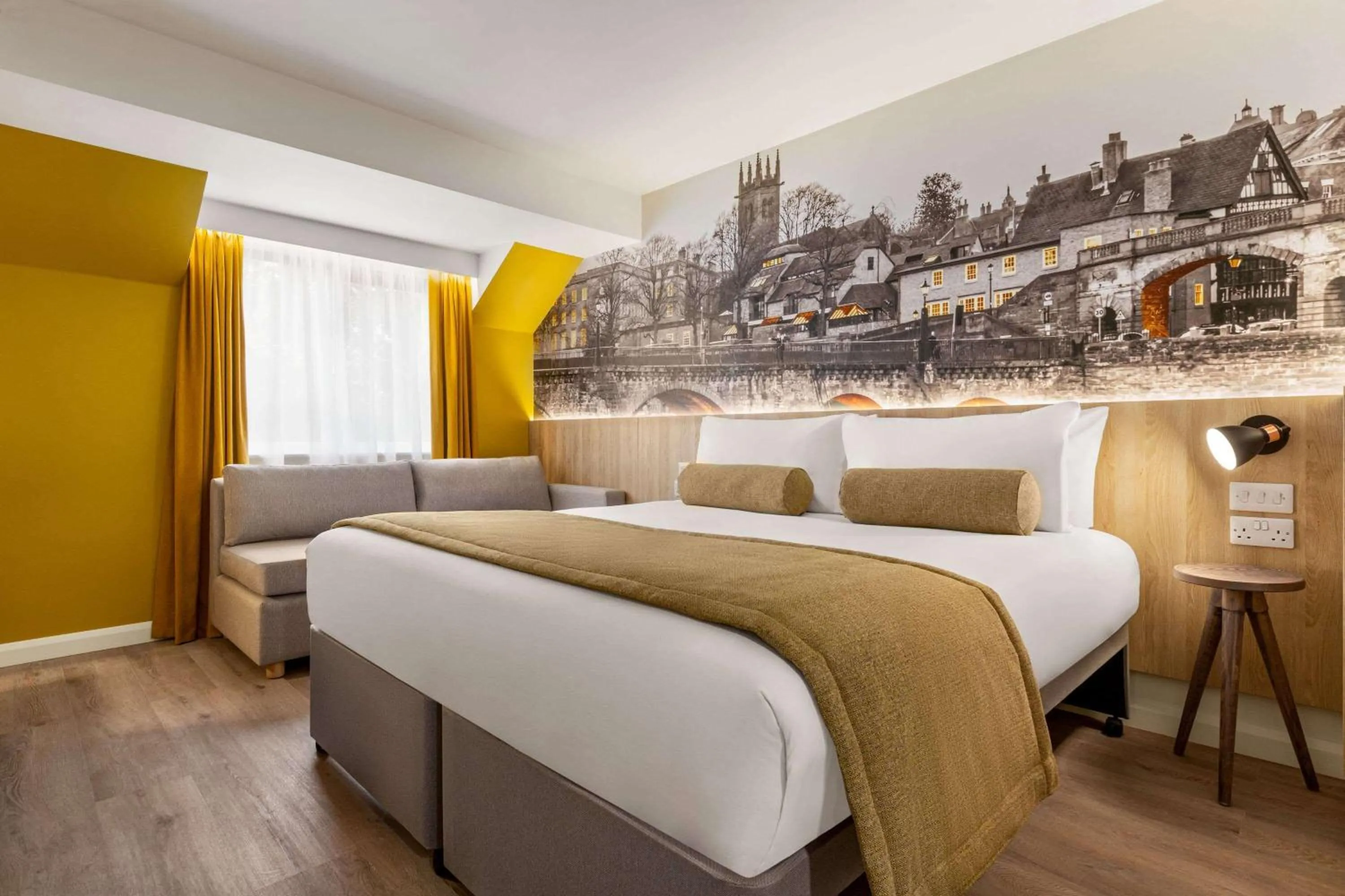 Photo of the whole room, Bed in Super 8 by Wyndham Chester East