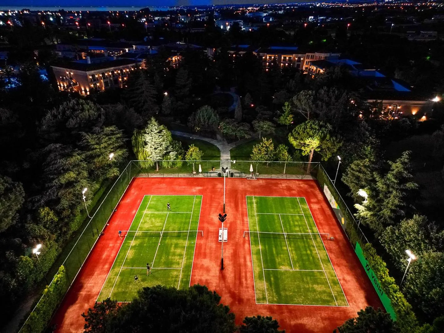 Tennis court in Hyatt Regency Thessaloniki