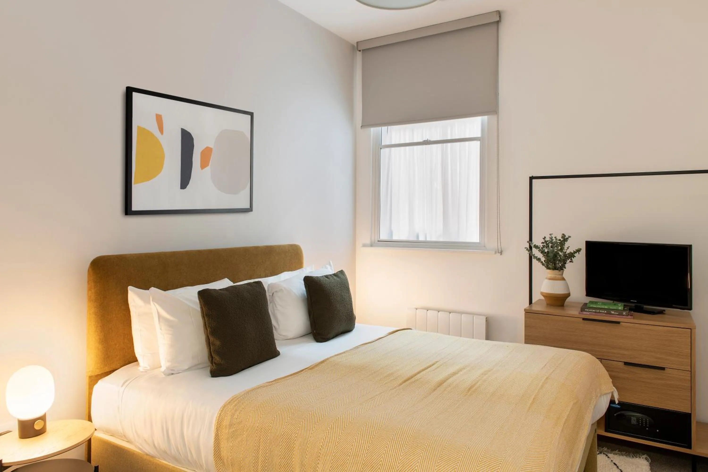 Bed in Cove Minshull Street