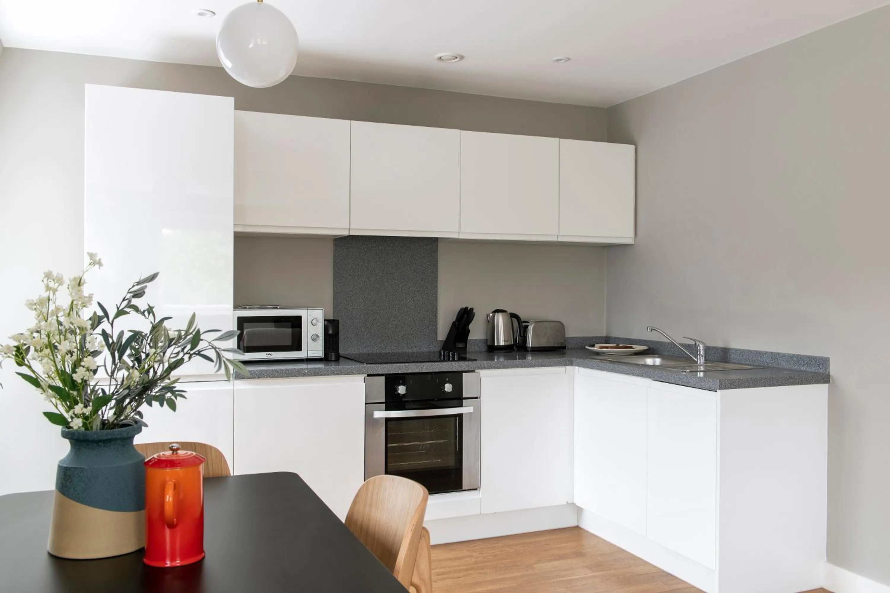 Kitchen or kitchenette in Cove Minshull Street