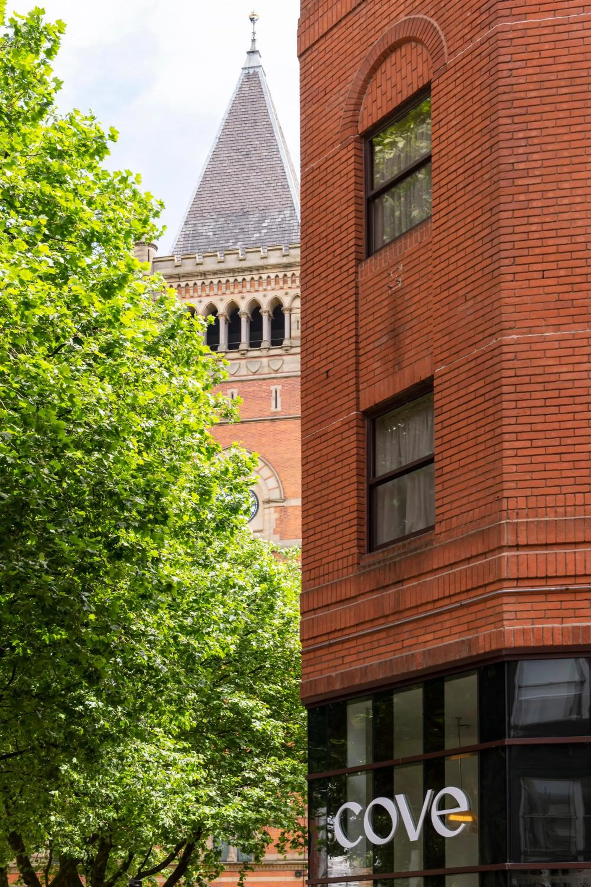 Facade/entrance in Cove Minshull Street