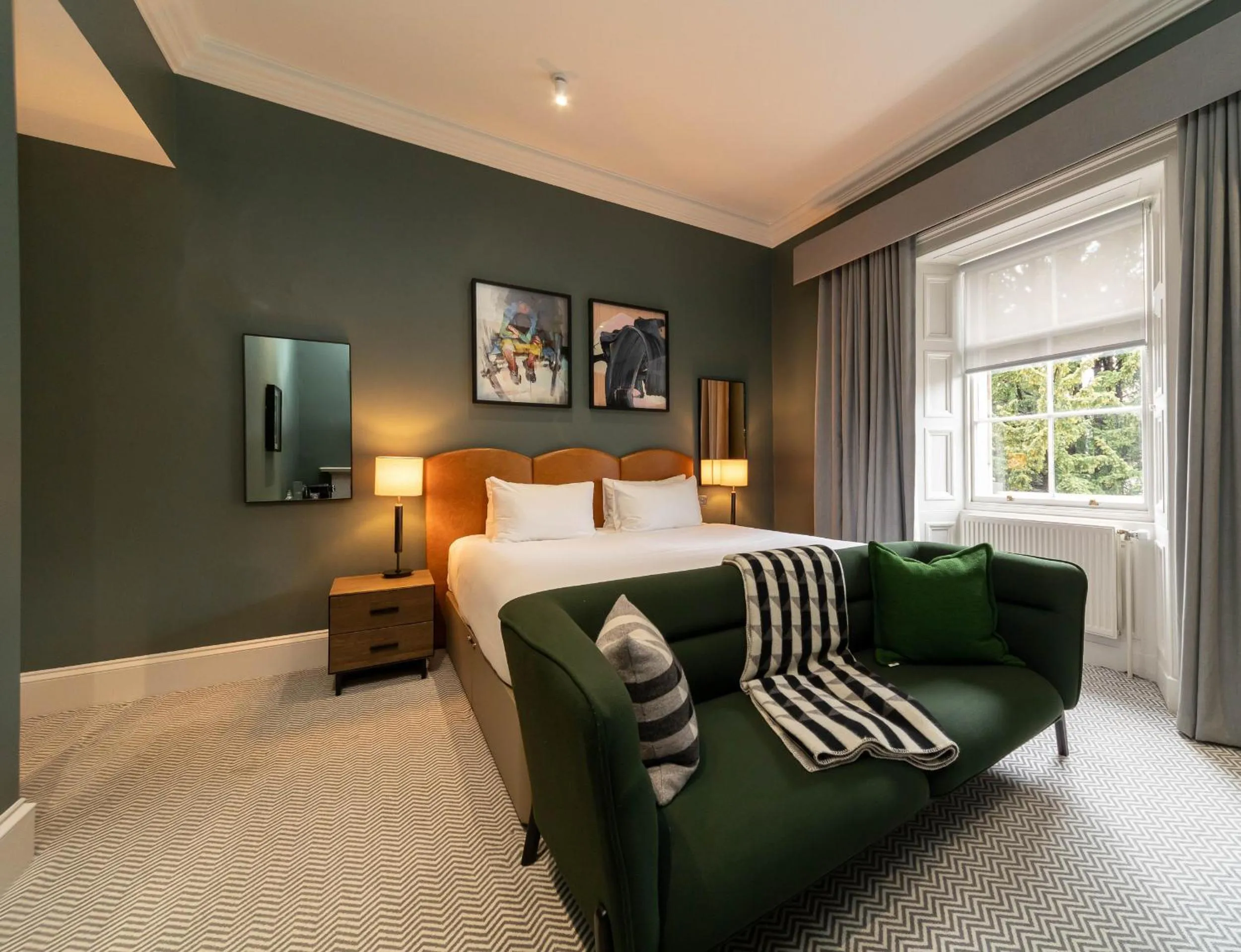 Bedroom, Bed in The Scott