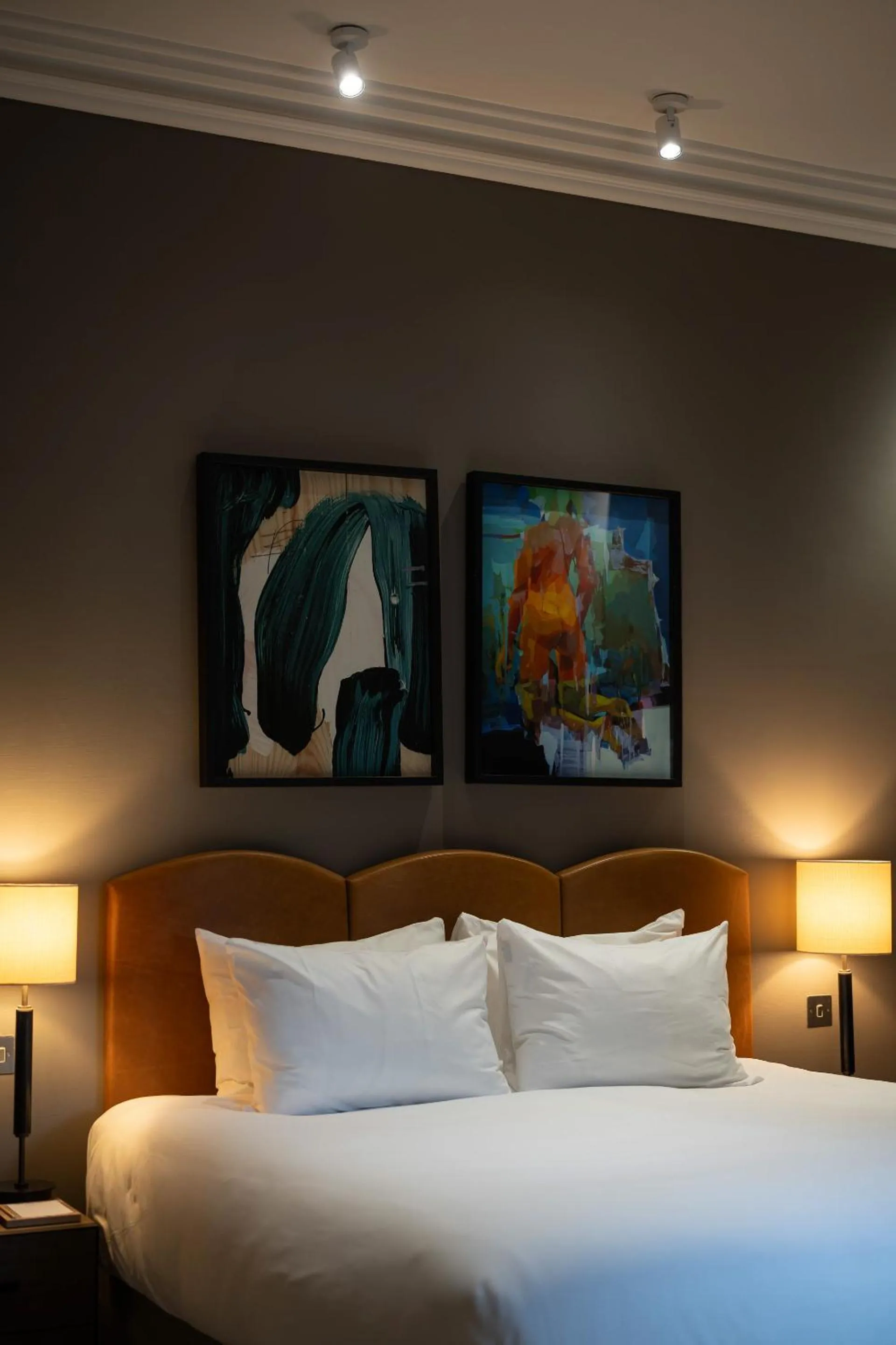 Bedroom, Bed in The Scott