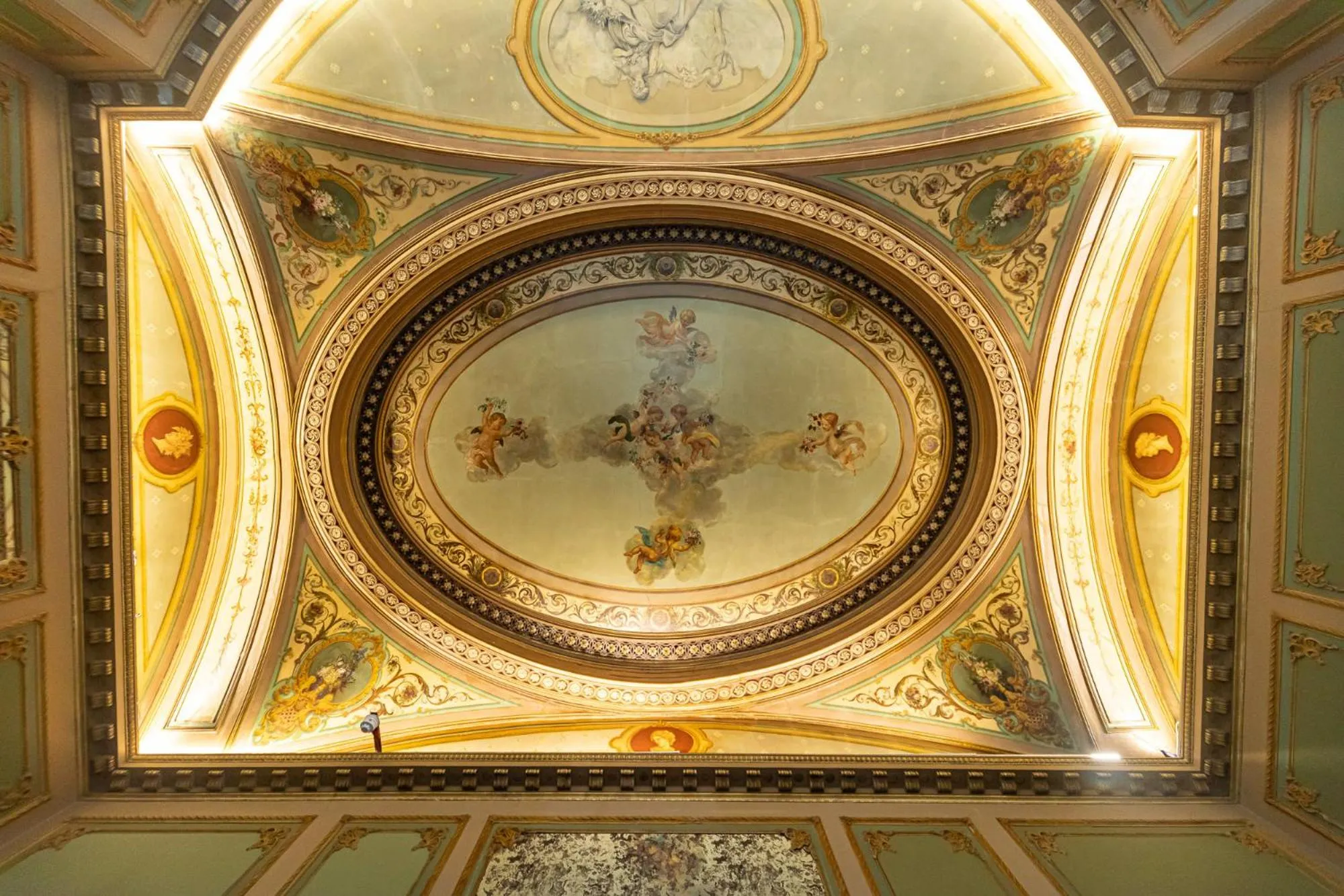 Restaurant/places to eat in The Scott