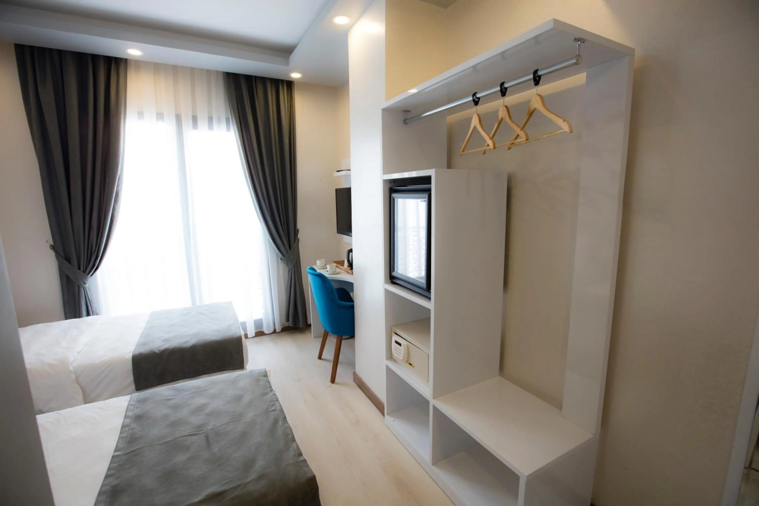 Photo of the whole room, Bed in Royal İnci Hotel