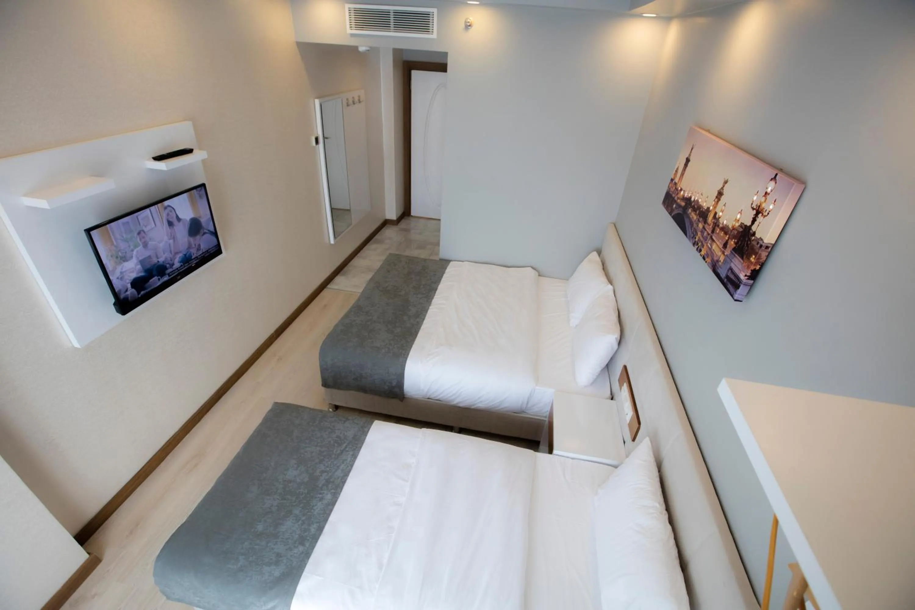 Photo of the whole room, Bed in Royal İnci Hotel