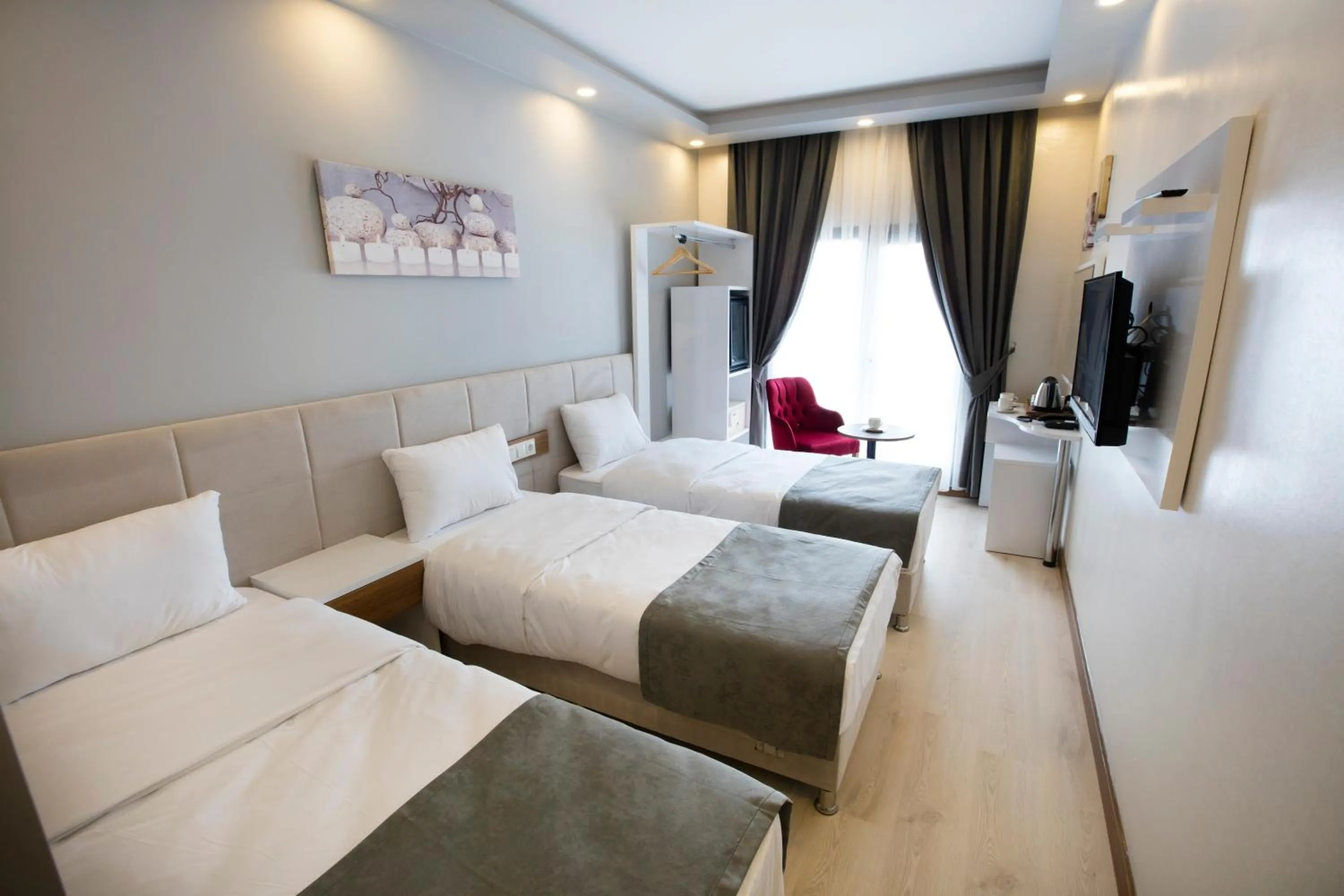 Photo of the whole room, Bed in Royal İnci Hotel