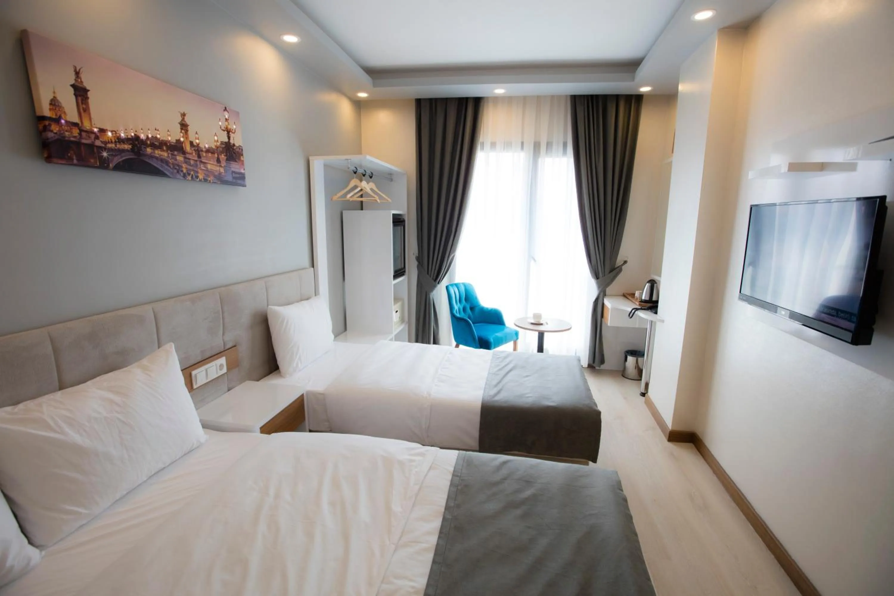 Photo of the whole room, Bed in Royal İnci Hotel