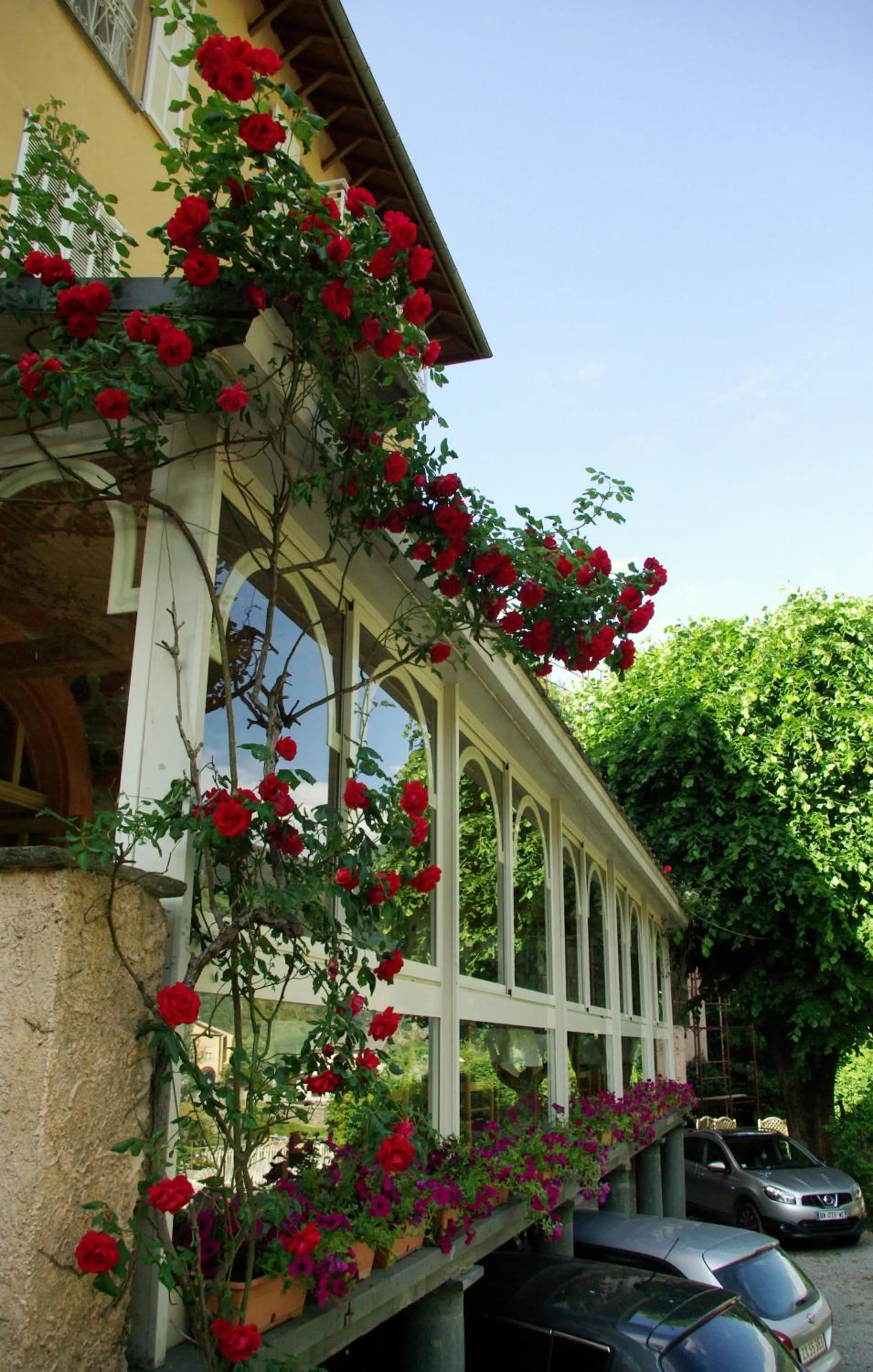 Restaurant/places to eat in Le Mirval