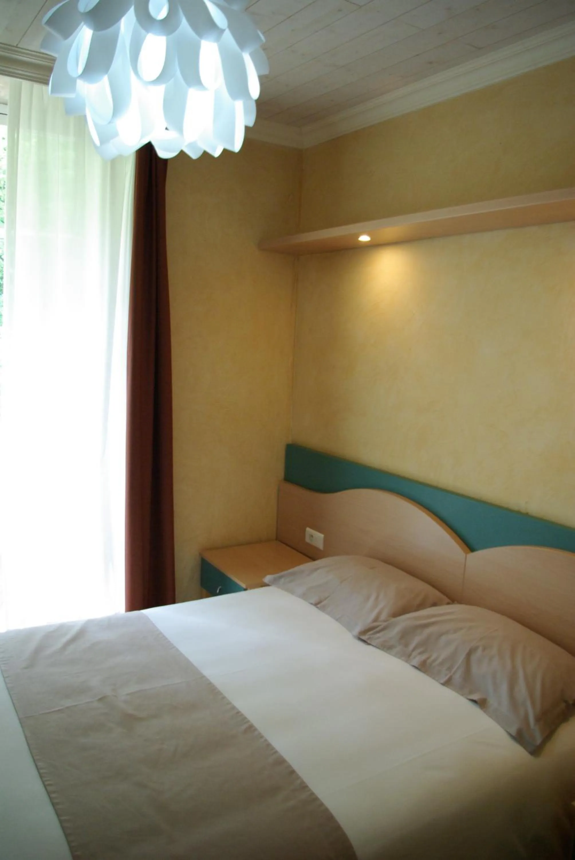 Photo of the whole room in Le Mirval