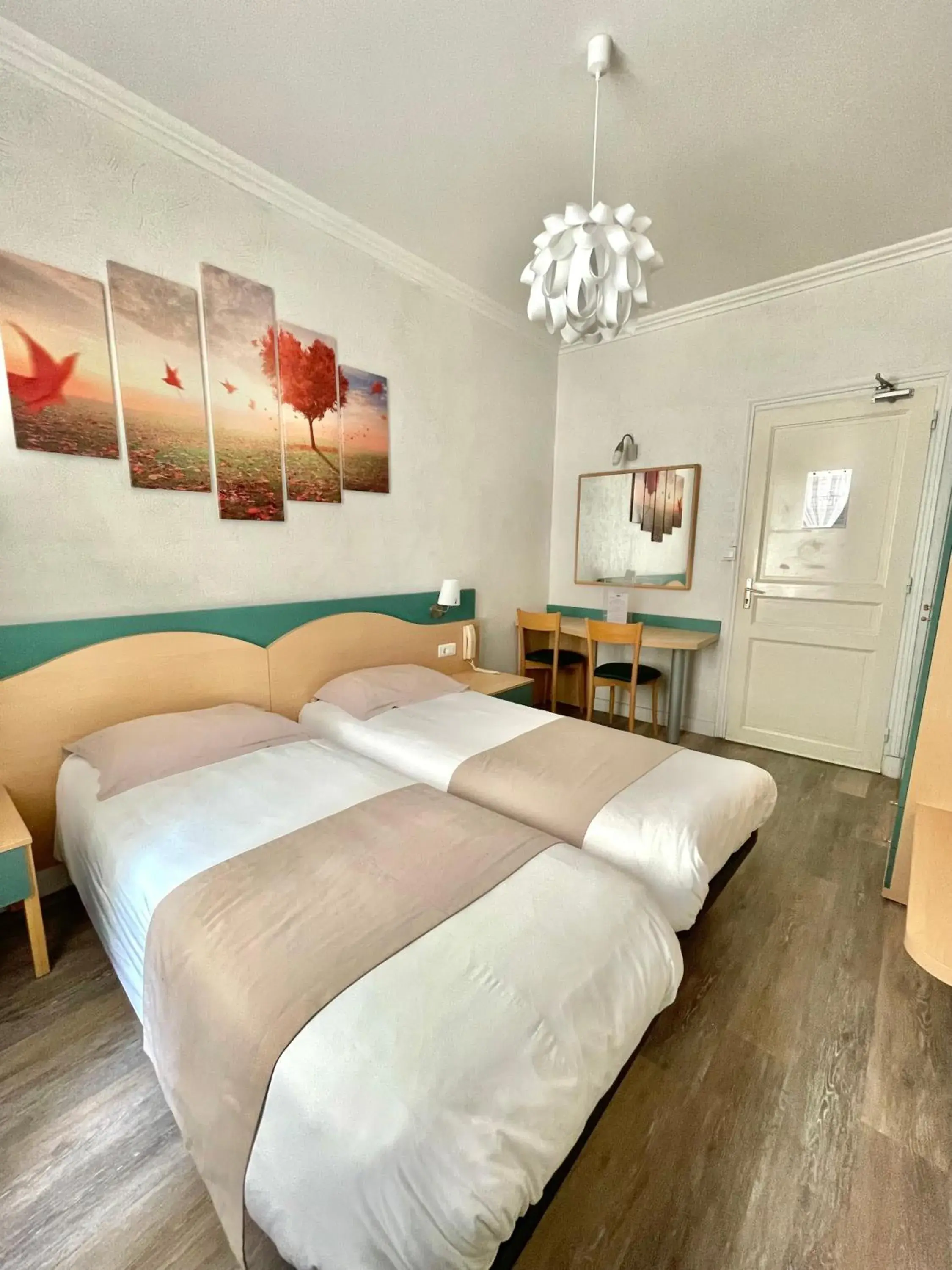 Twin Room in Le Mirval Twin Room in Le Mirval