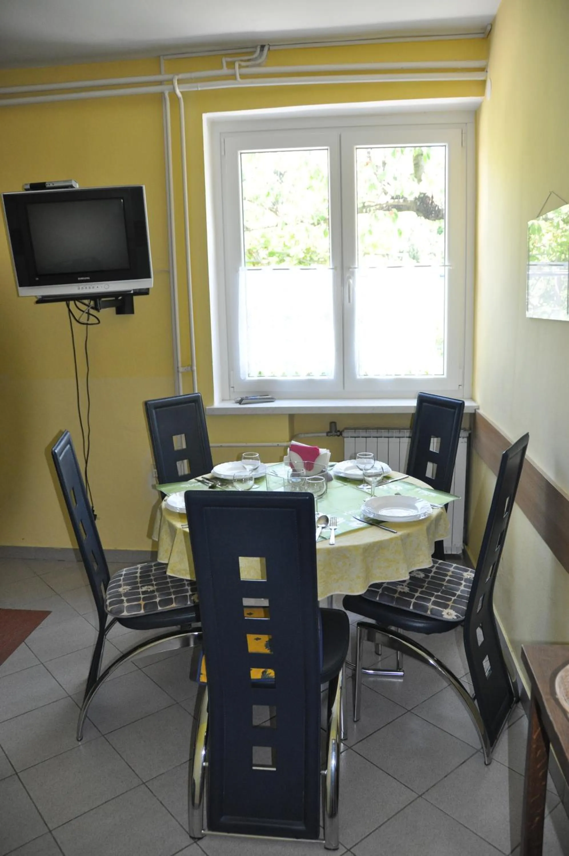 Kitchen or kitchenette in Apartments and Rooms Knez
