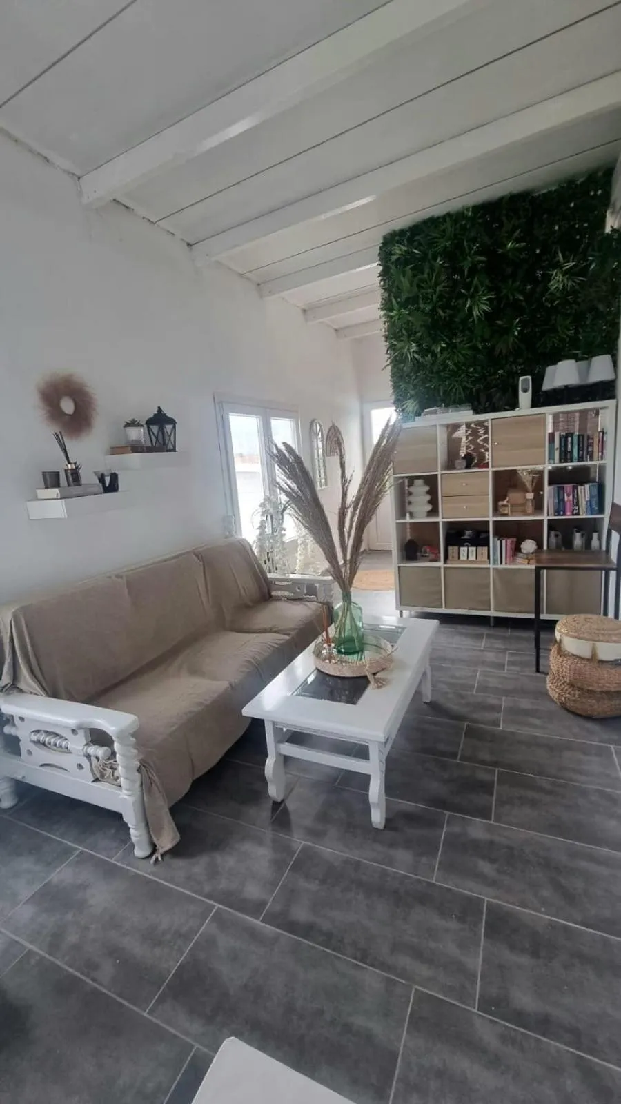 Property building in Mare Nostrum Santo