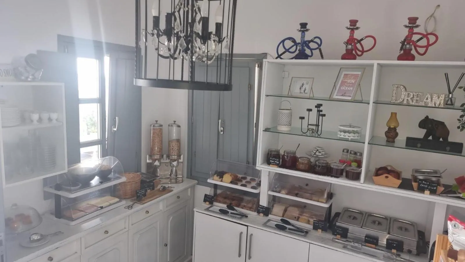 Breakfast in Mare Nostrum Santo