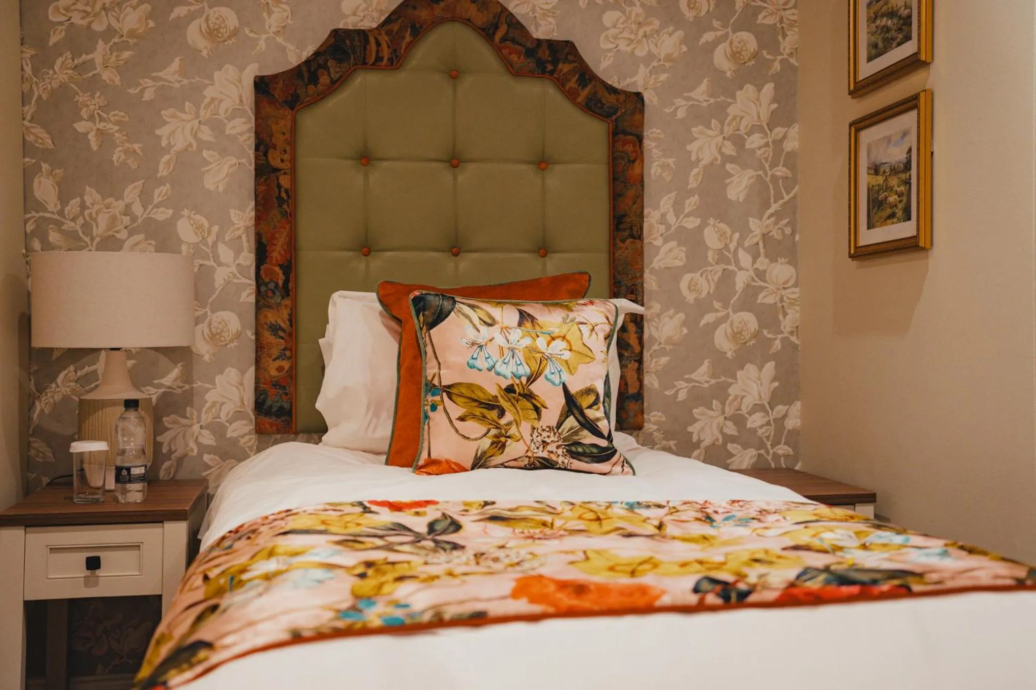 Bed in The Golden Fleece Hotel, Thirsk, North Yorkshire - The Coaching Inn Group