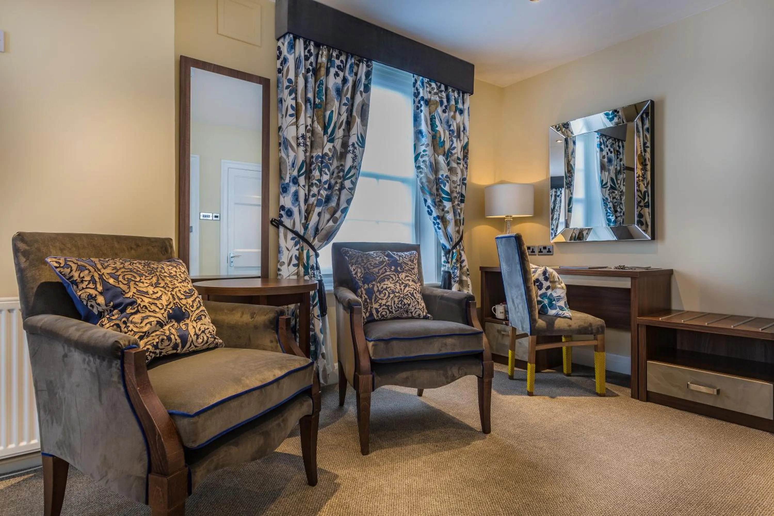 Seating area in The Golden Fleece Hotel, Thirsk, North Yorkshire - The Coaching Inn Group