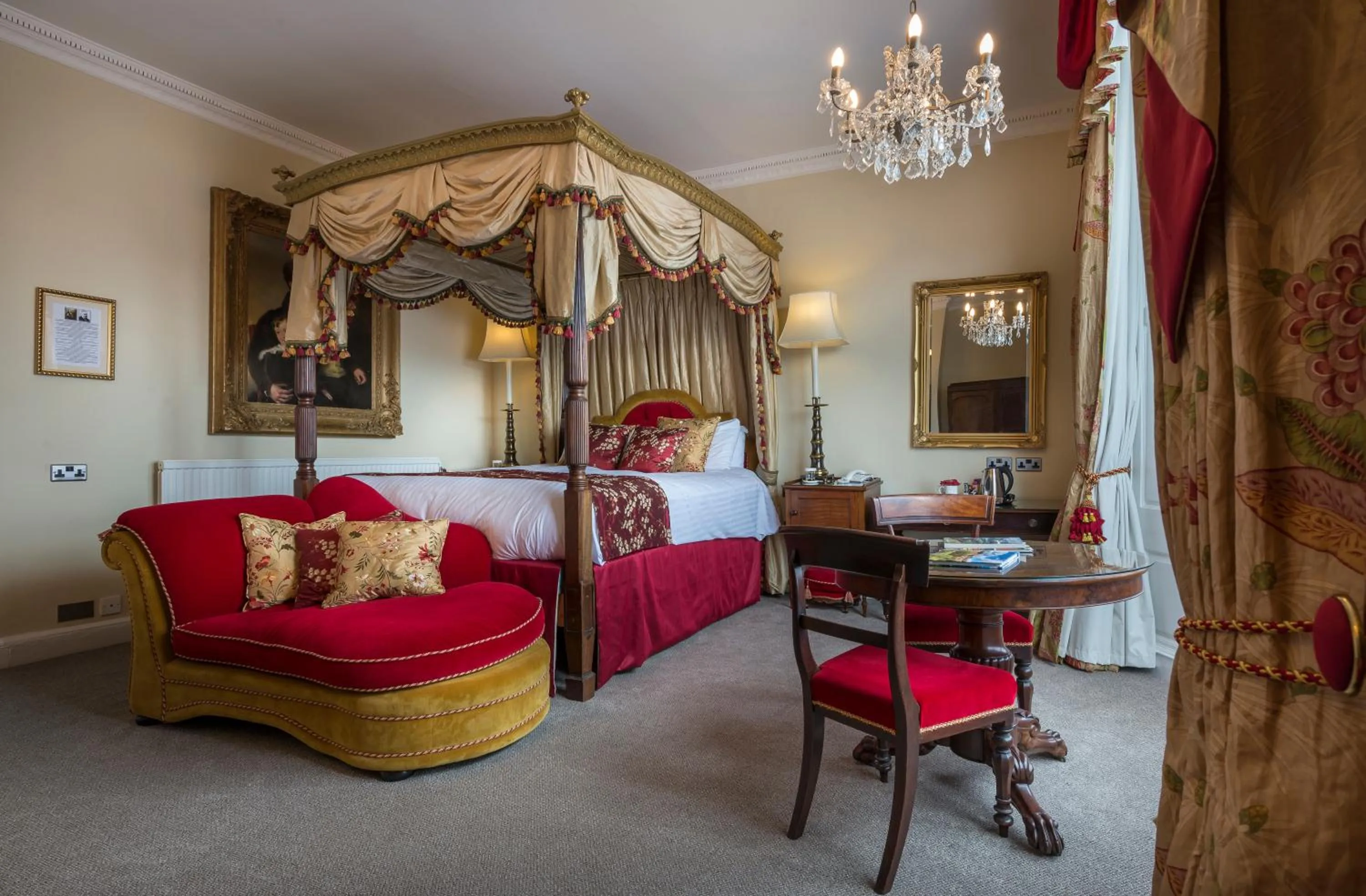 Bedroom, Bed in The Golden Fleece Hotel, Thirsk, North Yorkshire - The Coaching Inn Group